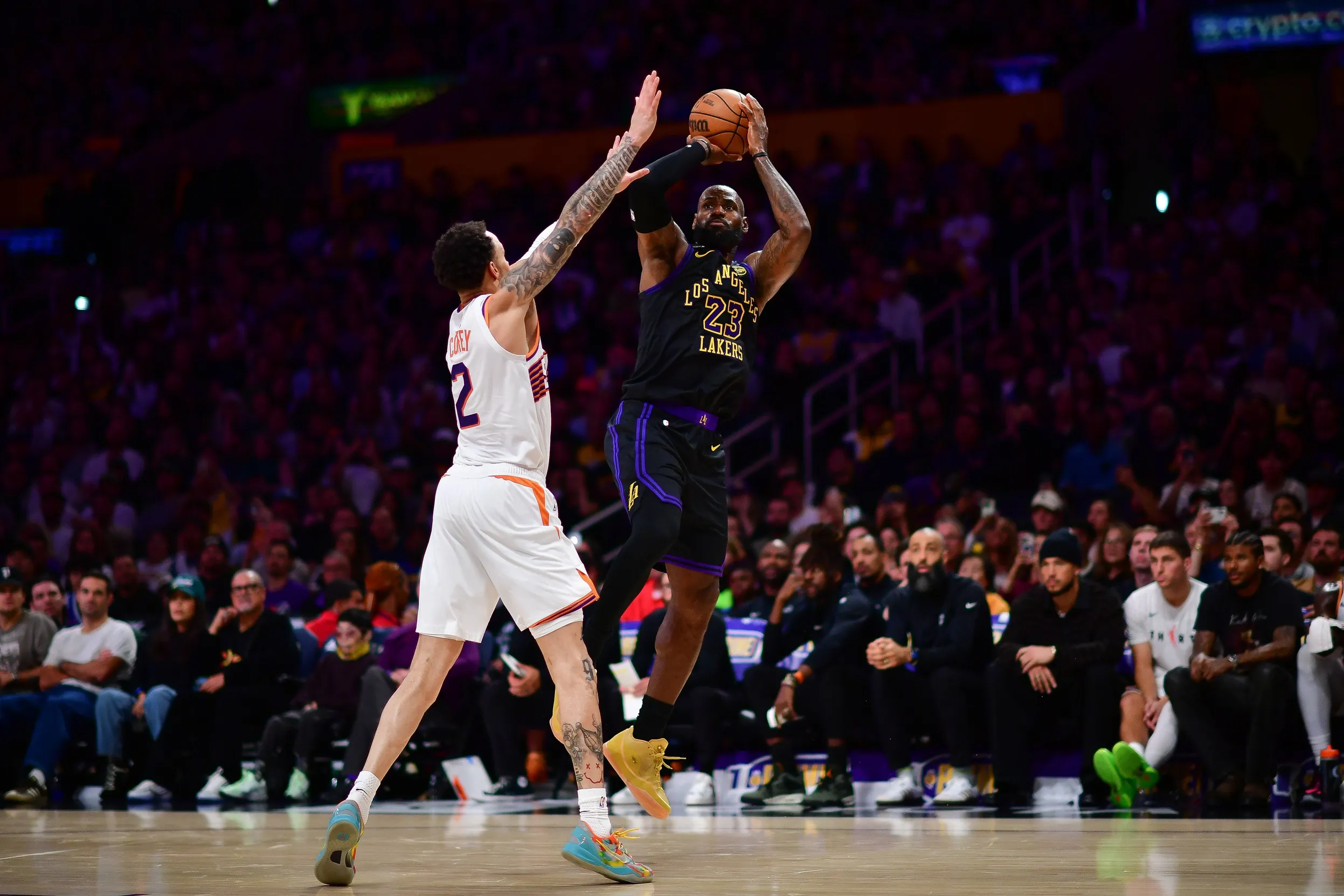 LeBron Reaches 12,000 Assists as Lakers Clinch Home-Court Edge