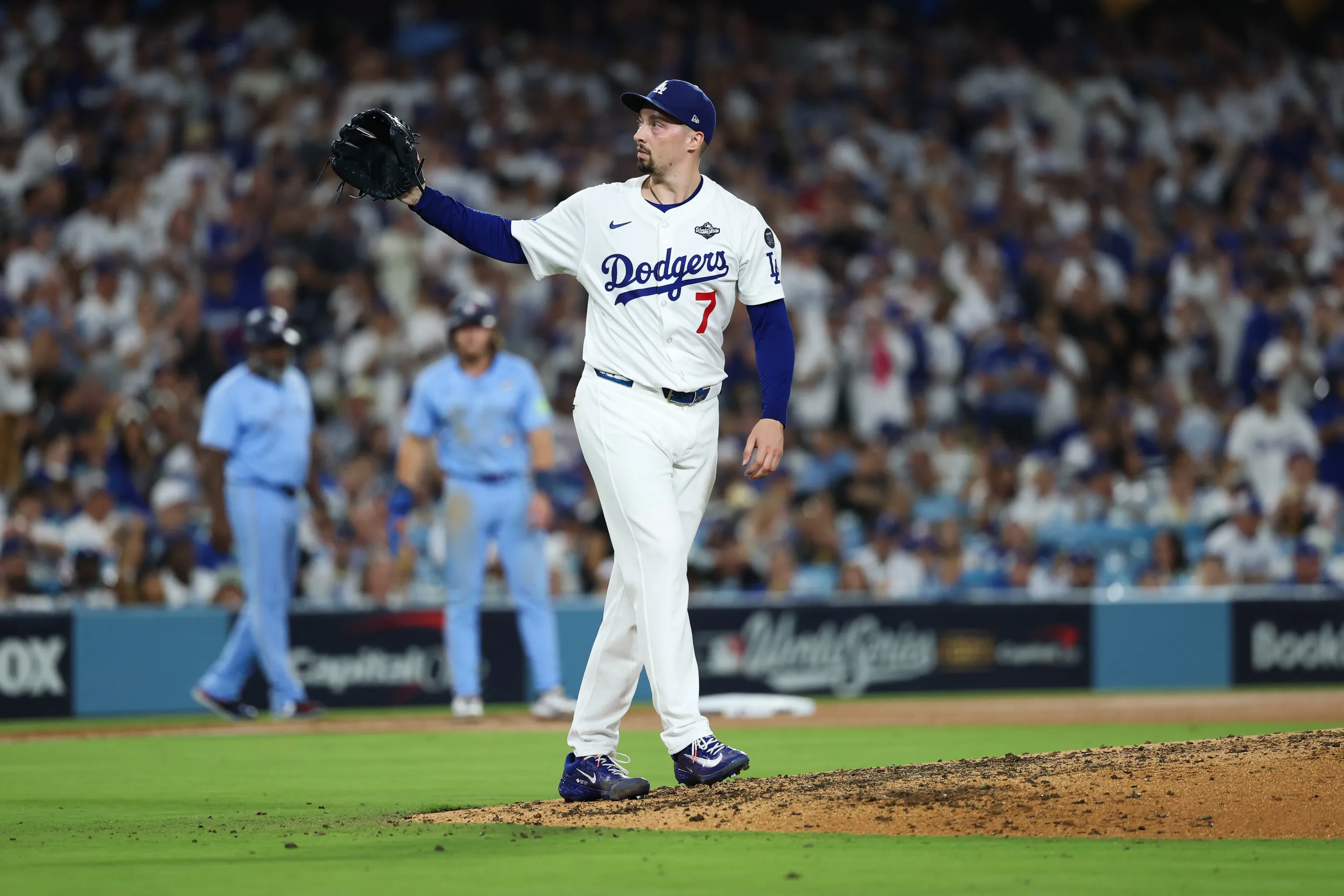 Blue Jays Push Dodgers to the Brink After Dominant Game 5 Victory