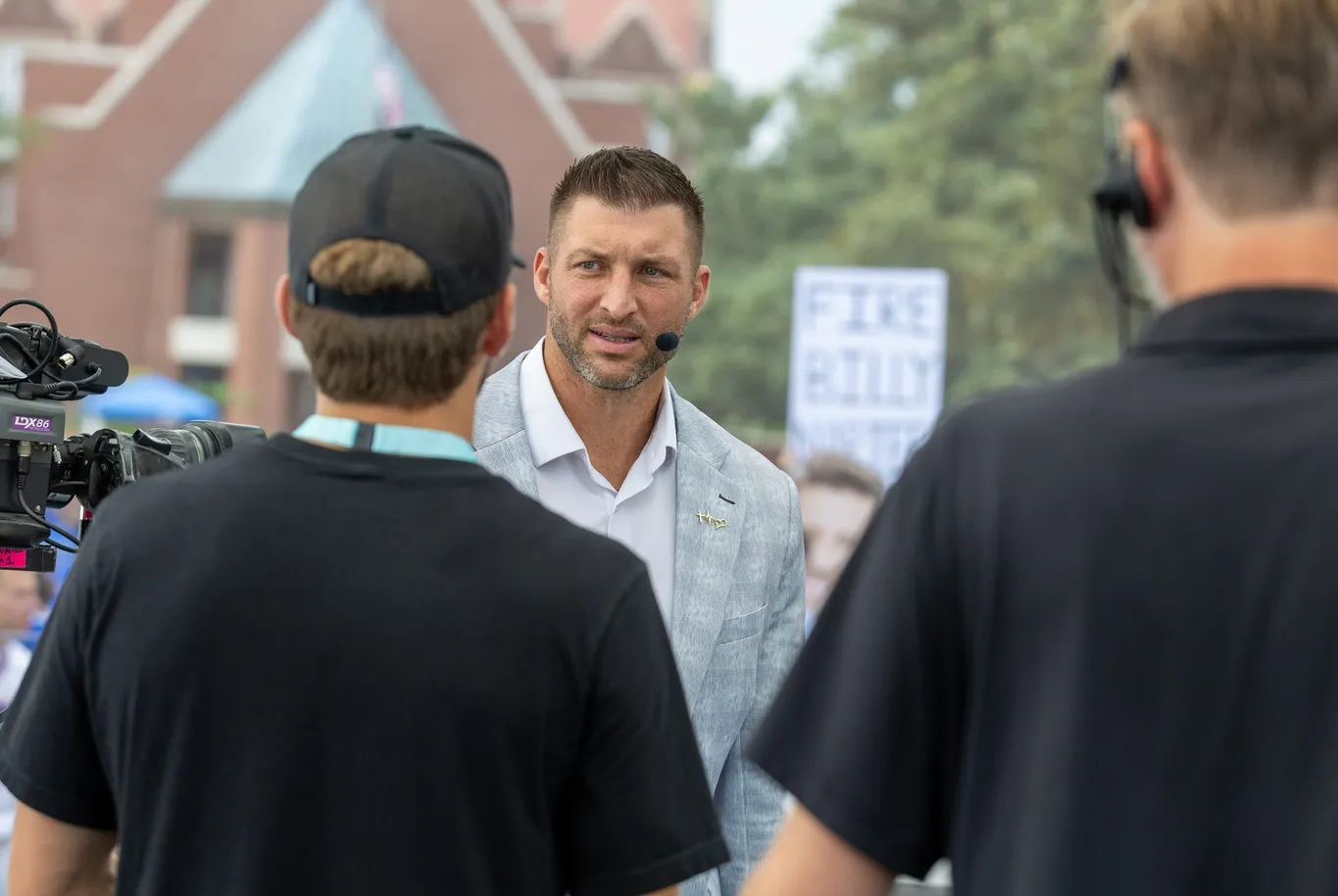 Tim Tebow Reflects on Aaron Hernandez’s Legacy and Media Portrayal