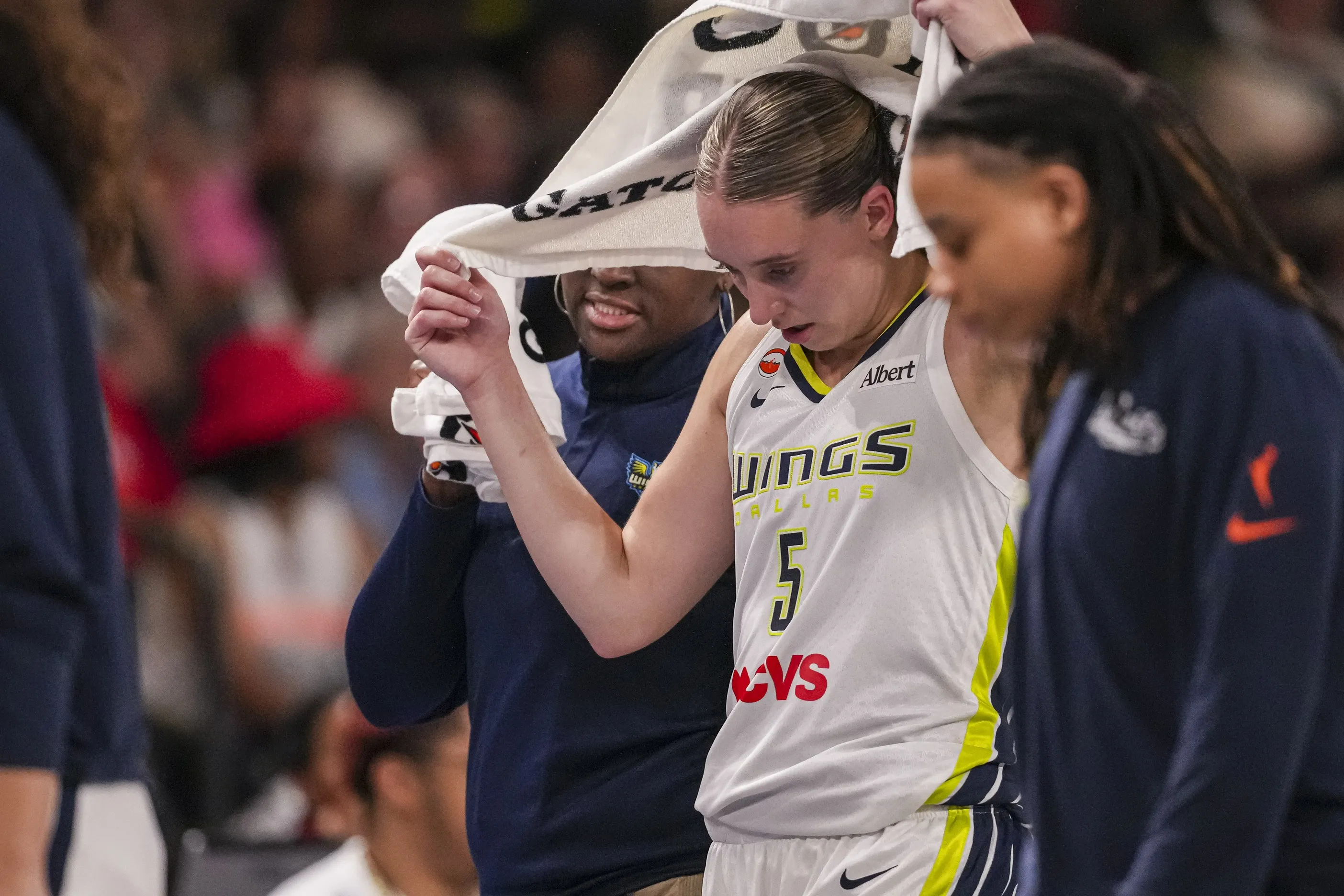 Paige Bueckers Reacts to Azzi Fudd’s Breakout 24-Point Performance