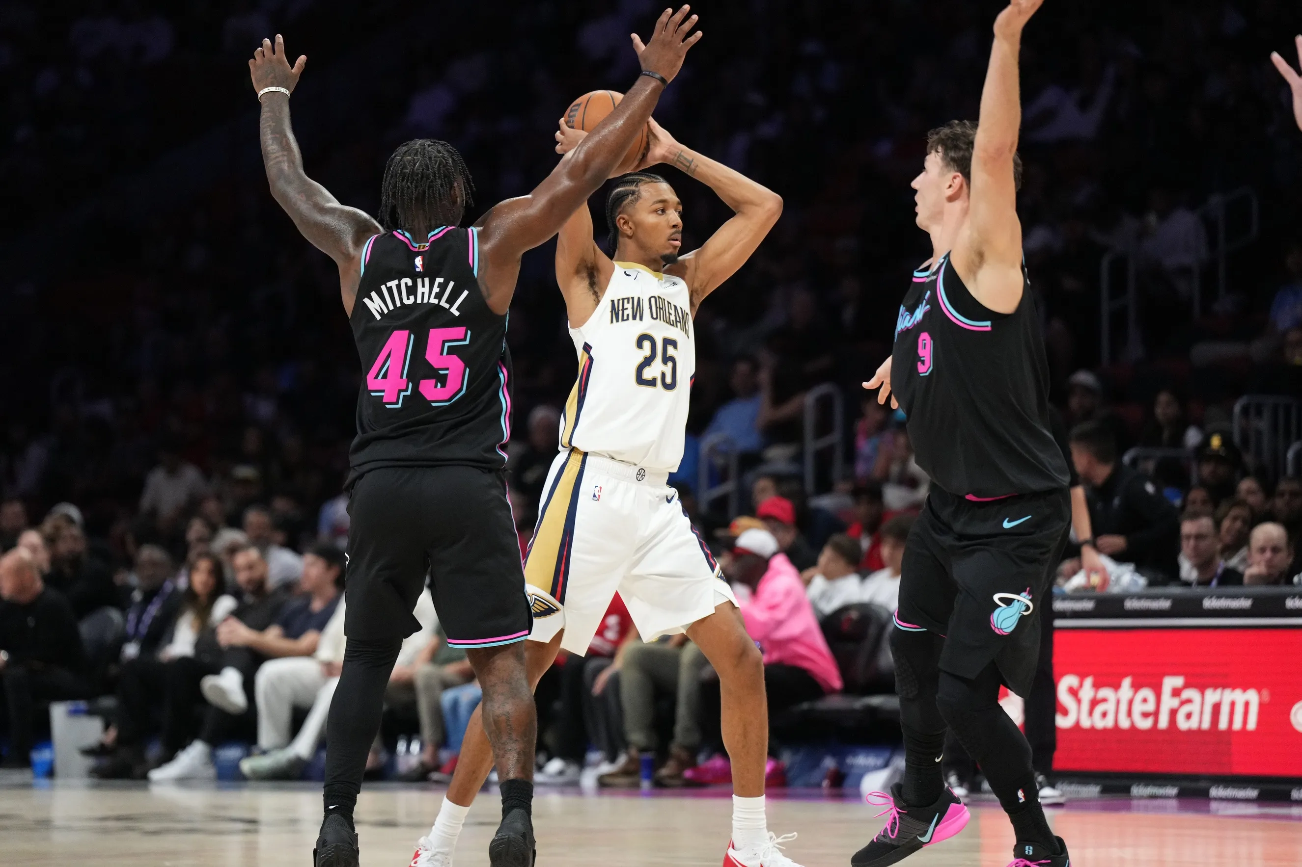 Murphy Sets Pelicans’ 3-Point Record in Loss to Heat