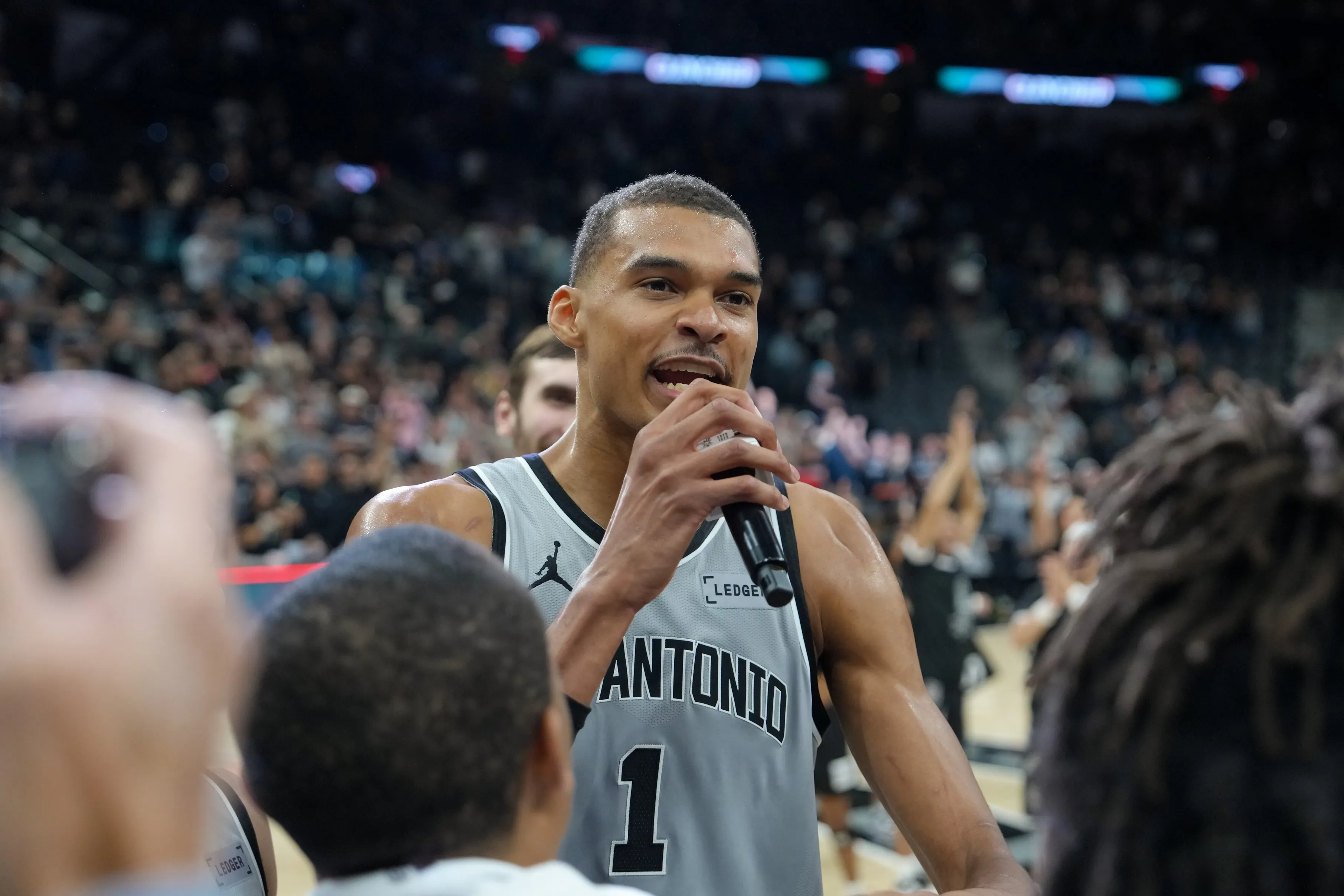 Wembanyama’s Buzzer-Beater Sends Spurs Back to Playoffs