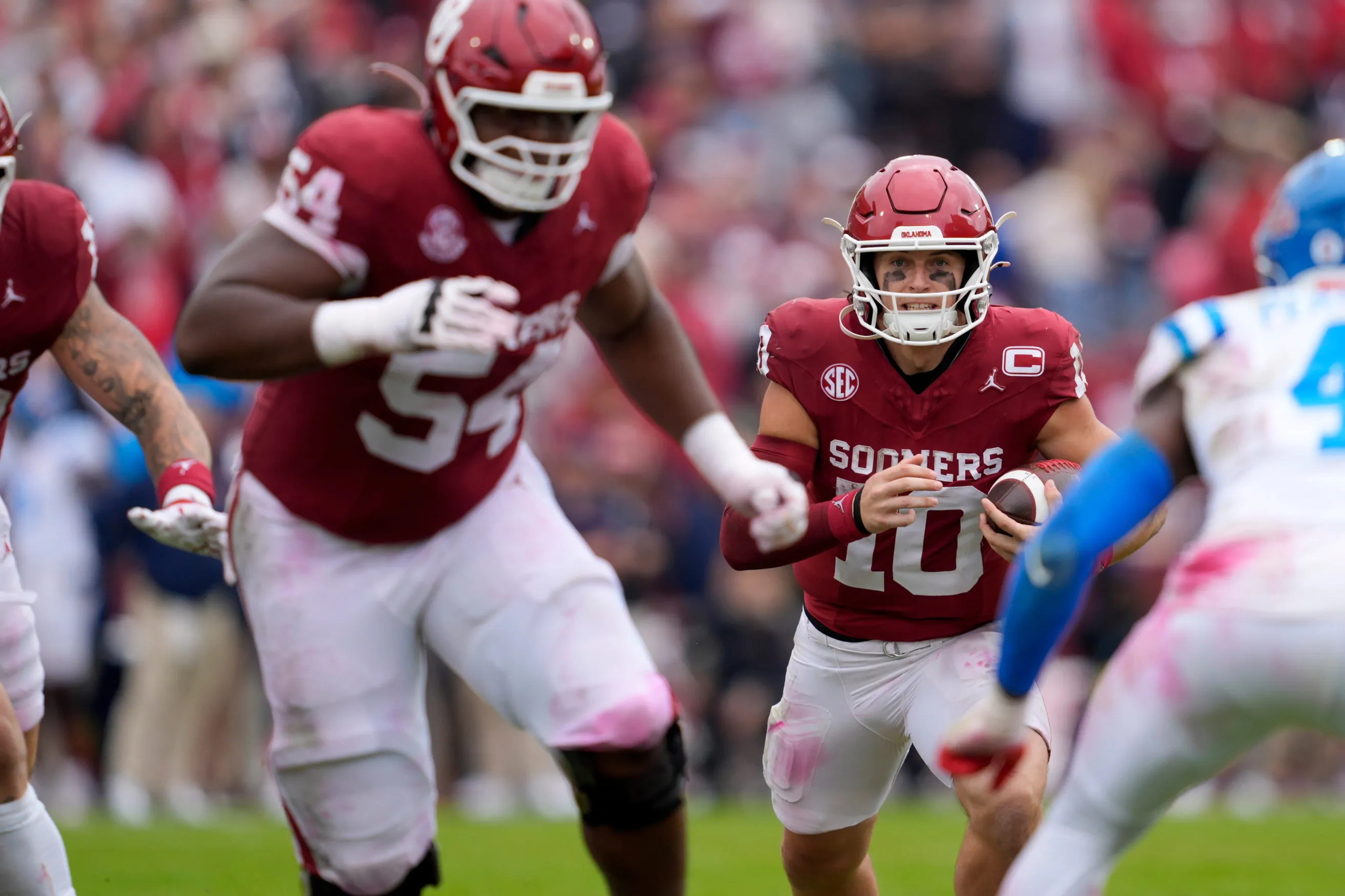 No. 14 Tennessee Hosts No. 18 Oklahoma in High-Stakes SEC Showdown