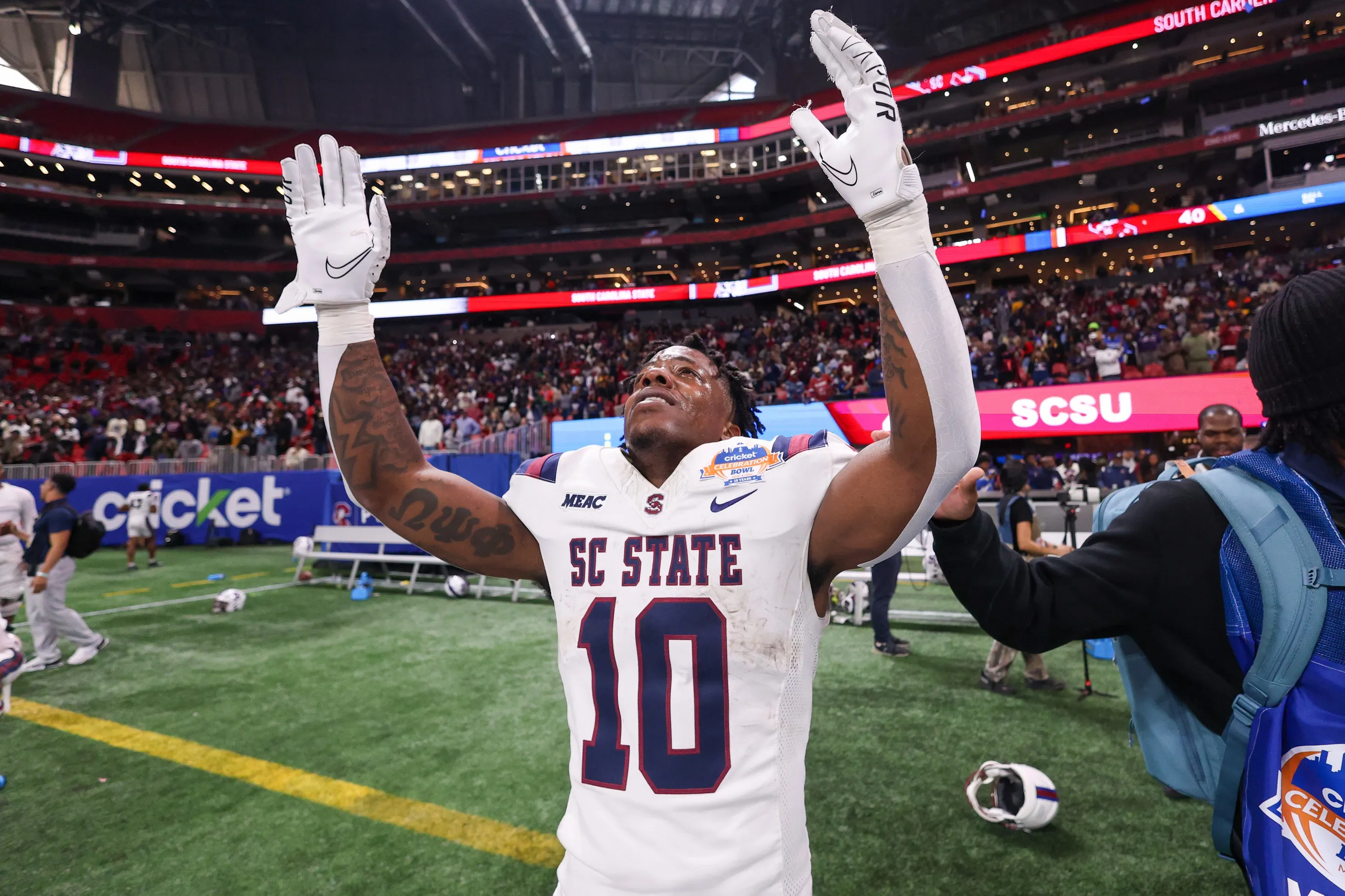 Smith Slides Outside as Cowboys Chase Stability Up Front