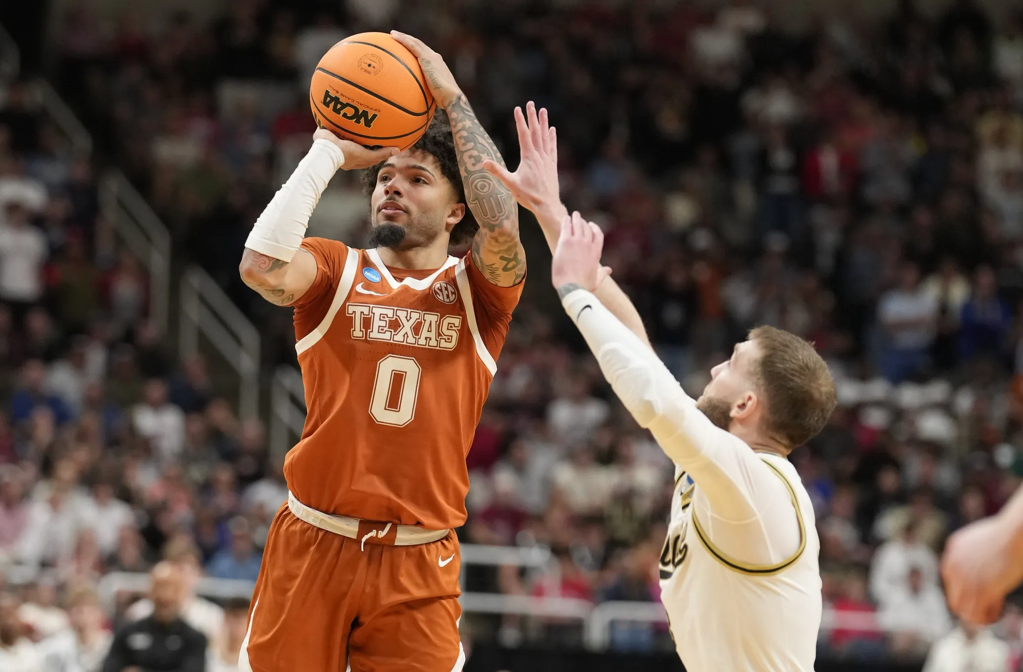 Jordan Pope Begins Recovery After Playing Through Injury in Texas’ Run