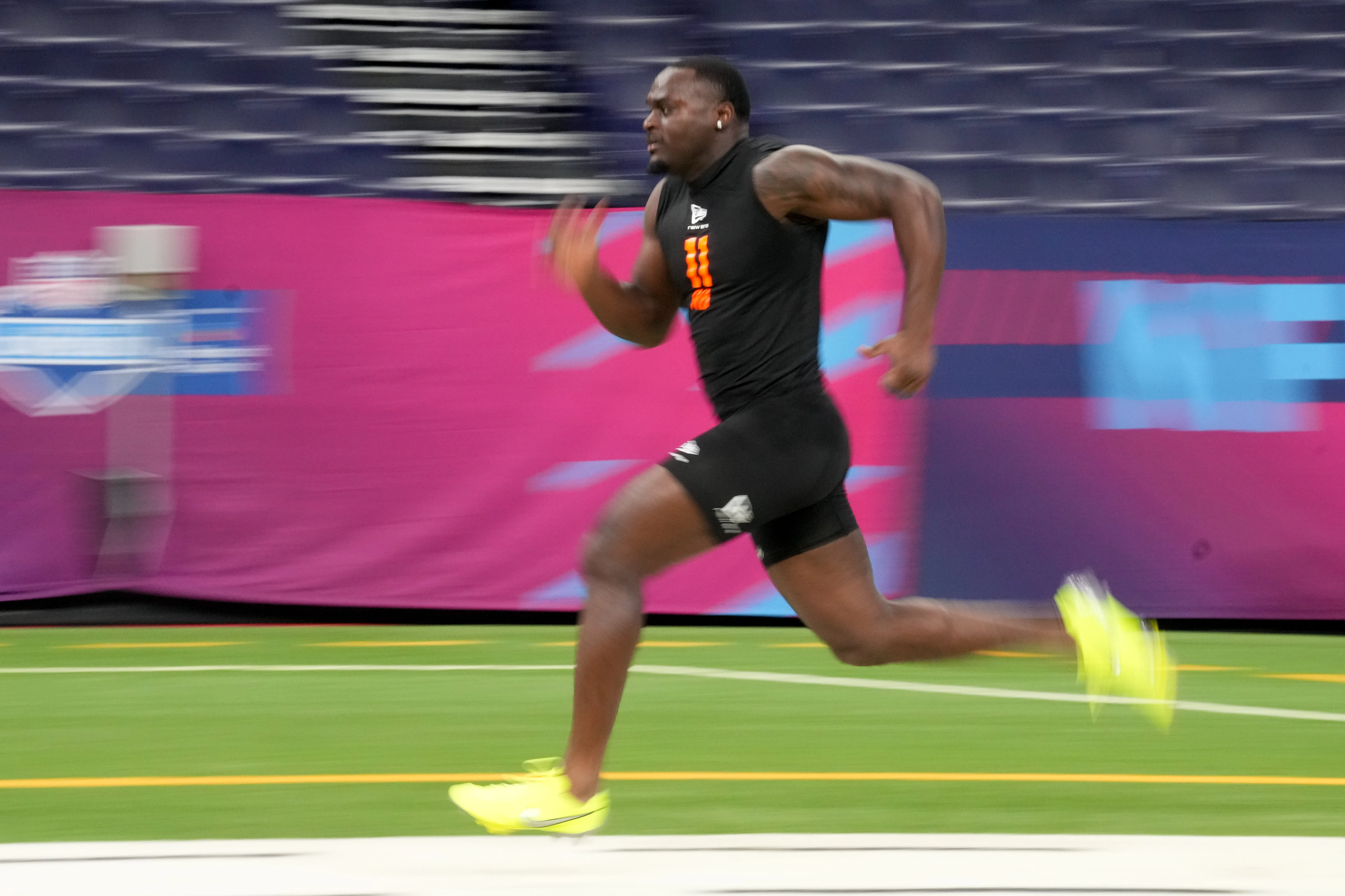 “What if I gave Cam Ward Bijan Robinson?” Louis Riddick makes the Titans’ Jeremiyah Love case