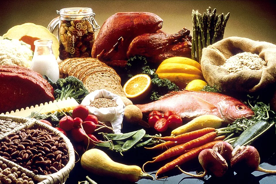 17 Things Parents Told Kids About Food in the 1950s That Still Raise Questions