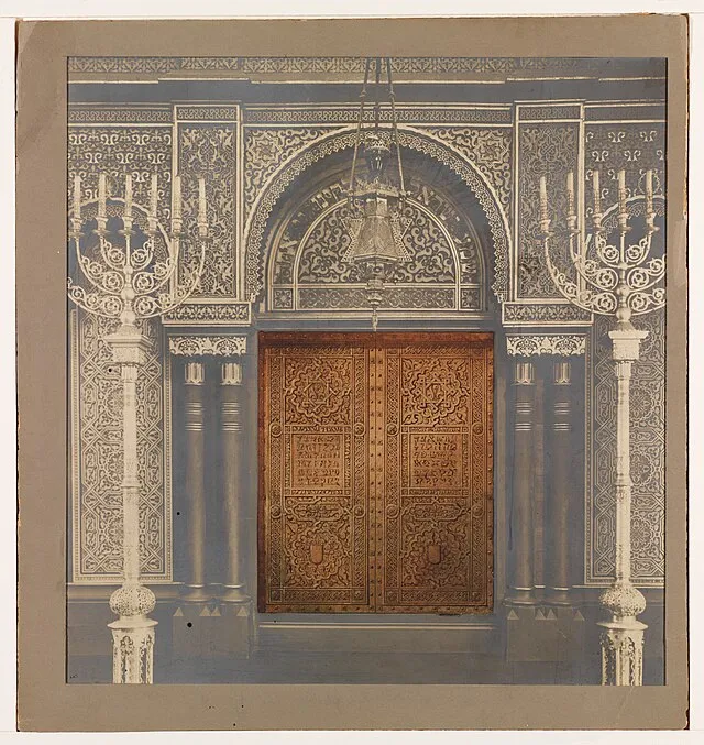 Louis Comfort Tiffany / Tiffany Studios on Wikimedia
