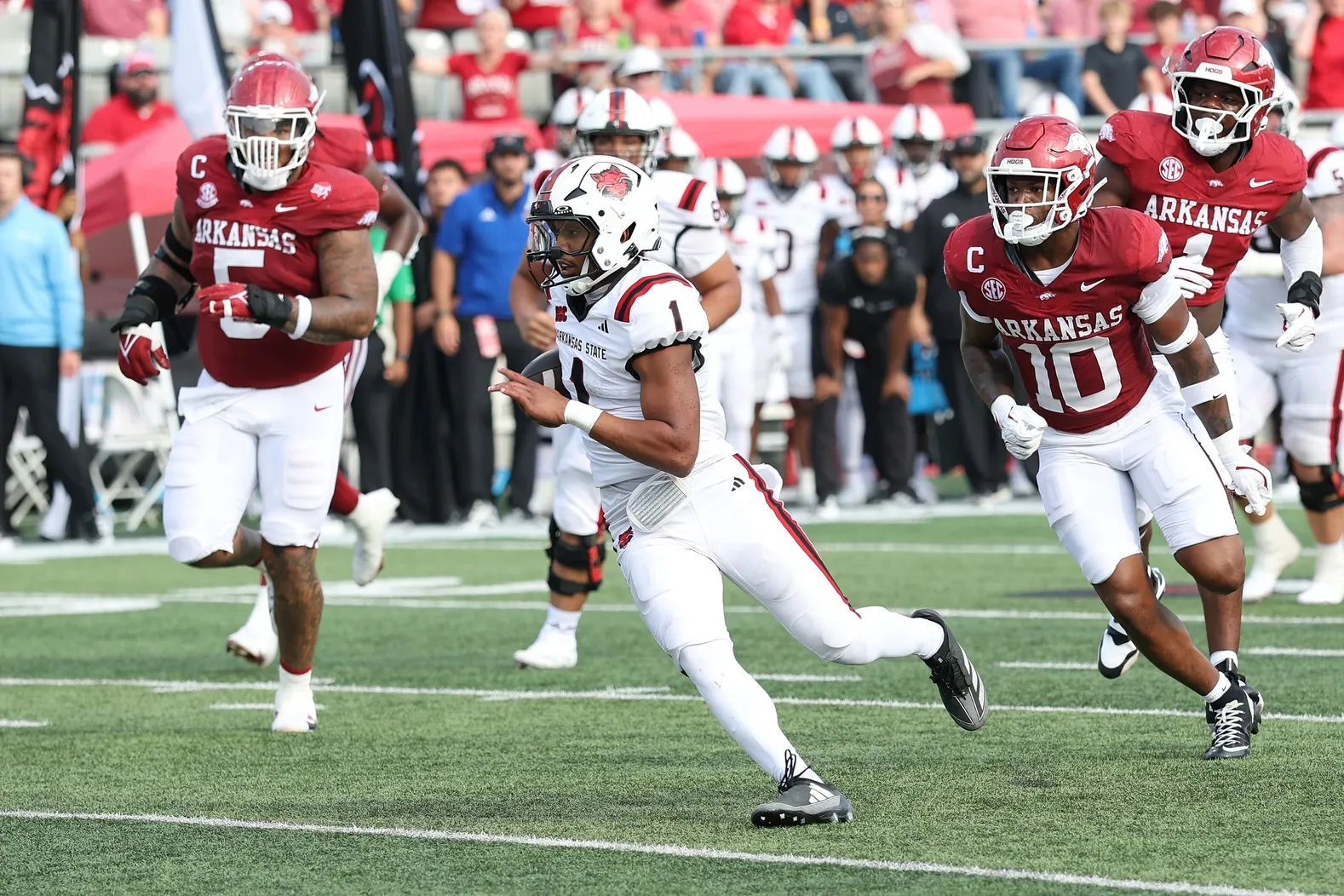 Iowa State Adds Veteran Quarterback Jaylen Raynor from Arkansas State