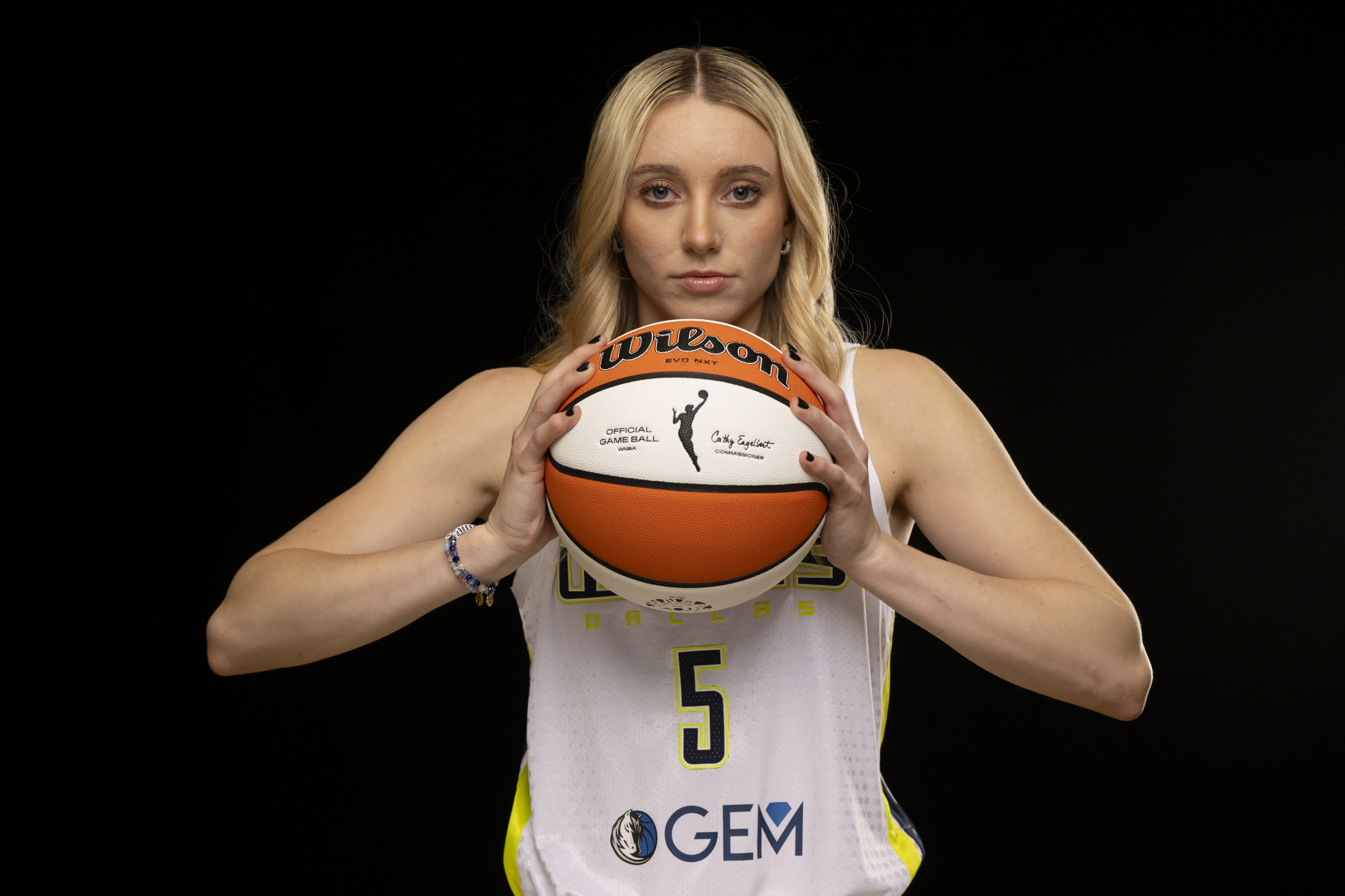 10 Images That Capture Paige Bueckers in Full Control