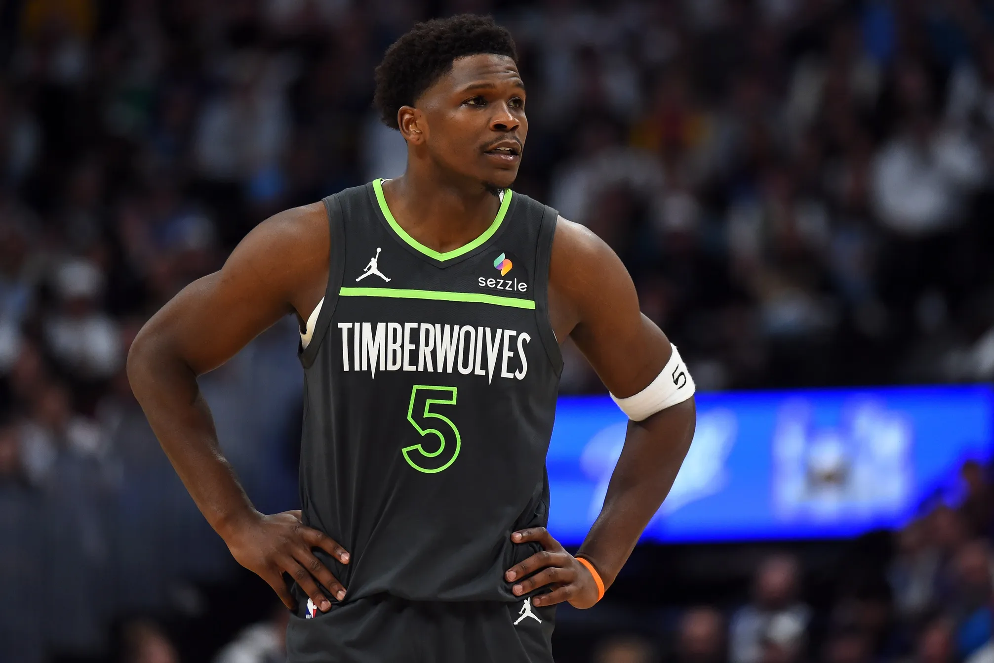 Timberwolves Monitor Edwards’ Knee Status Ahead of Crucial Game 2