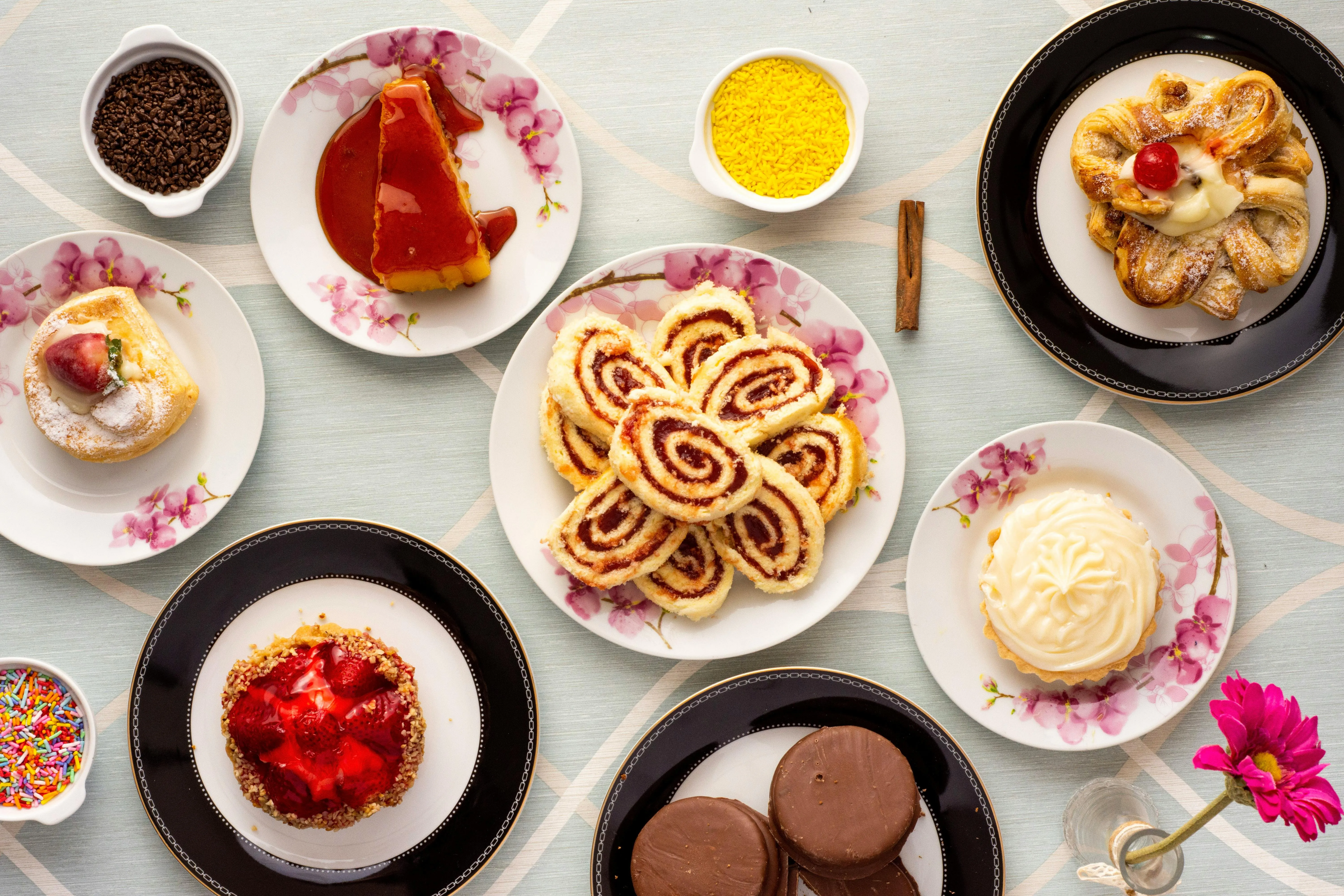 14 Restaurant Chains That Served Iconic Desserts We Miss