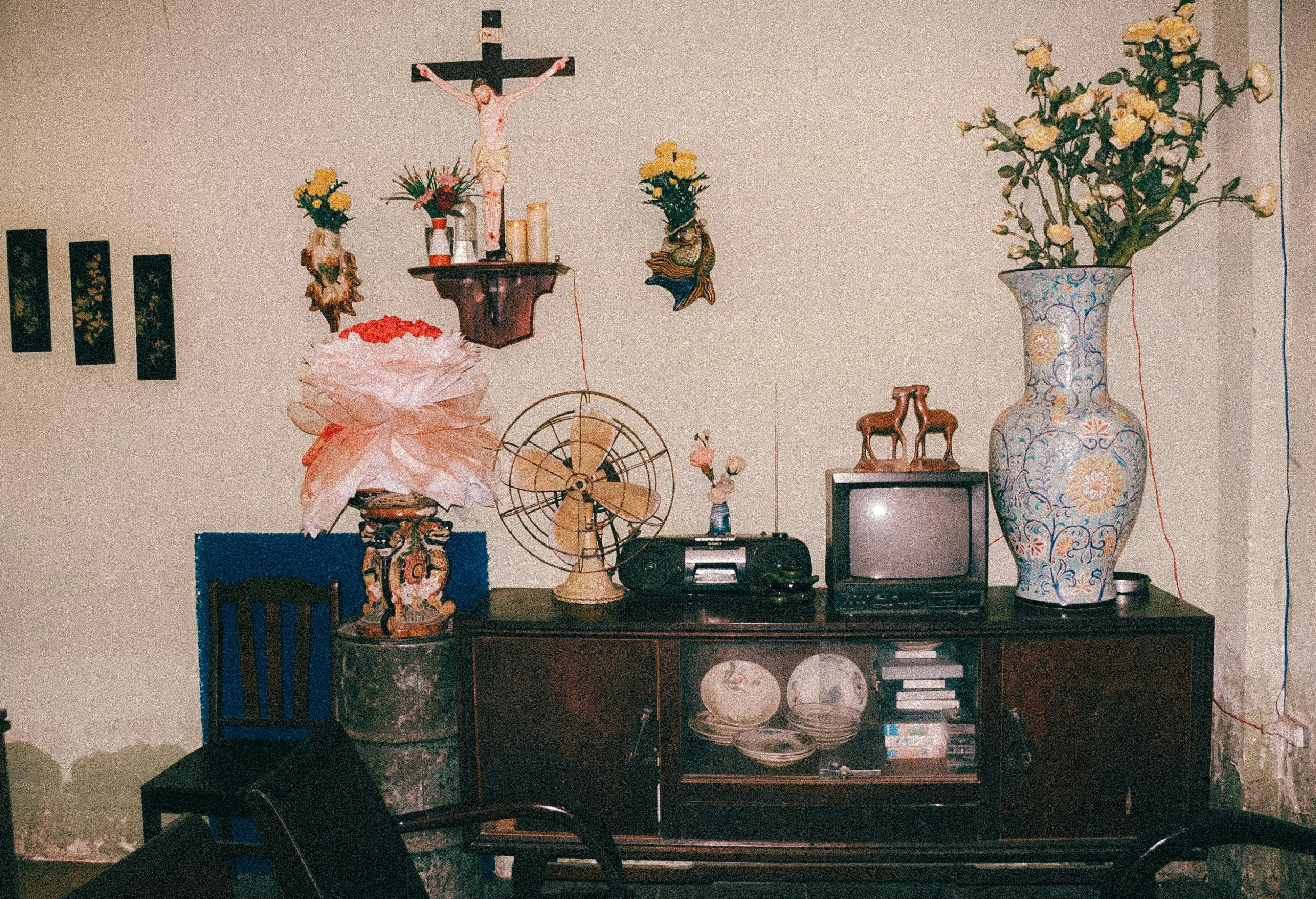 17 Things Every Home Displayed in the Living Room in the 1950s That Vanished