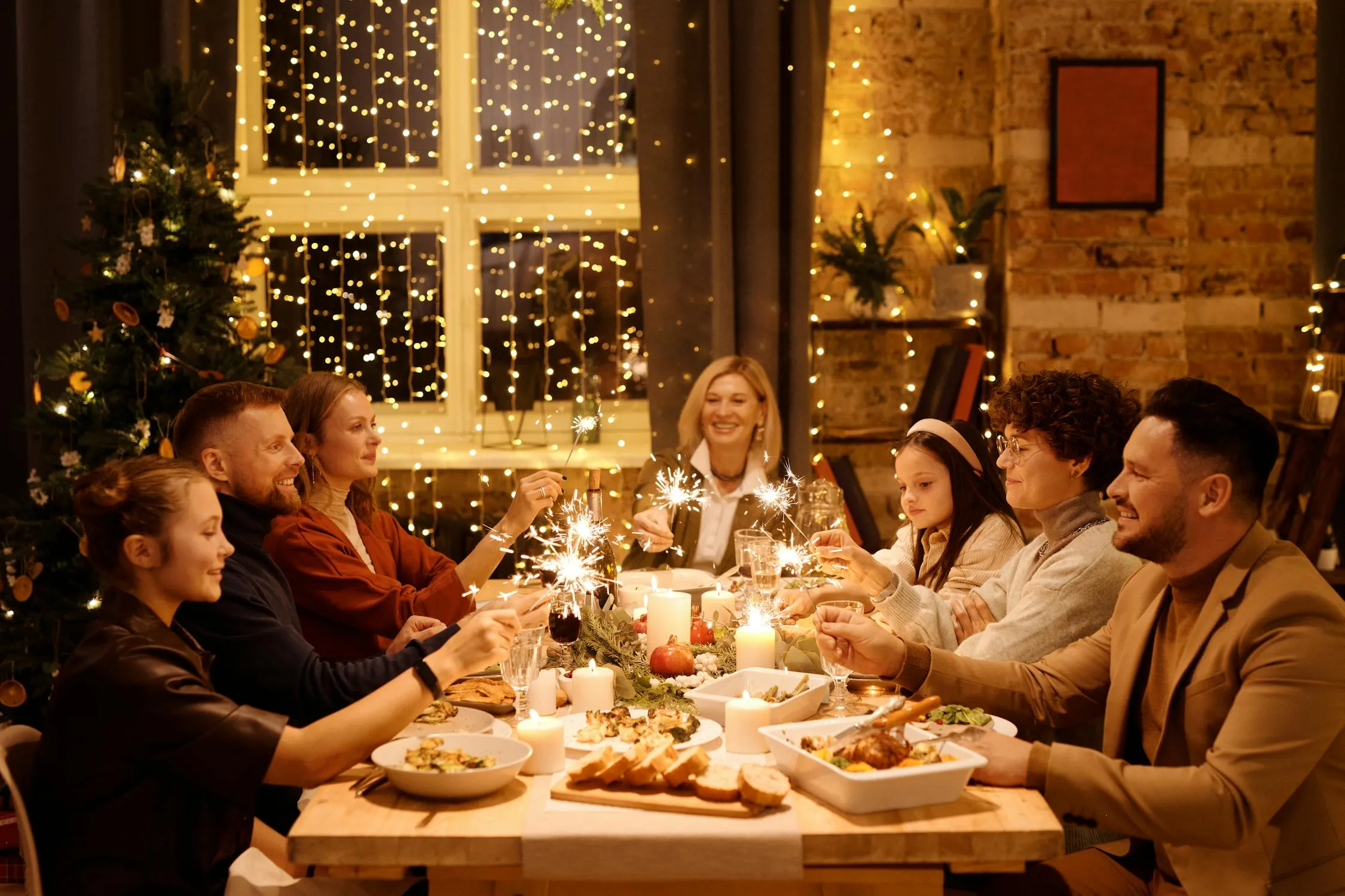 20 Christmas Dinner Traditions That Have Disappeared