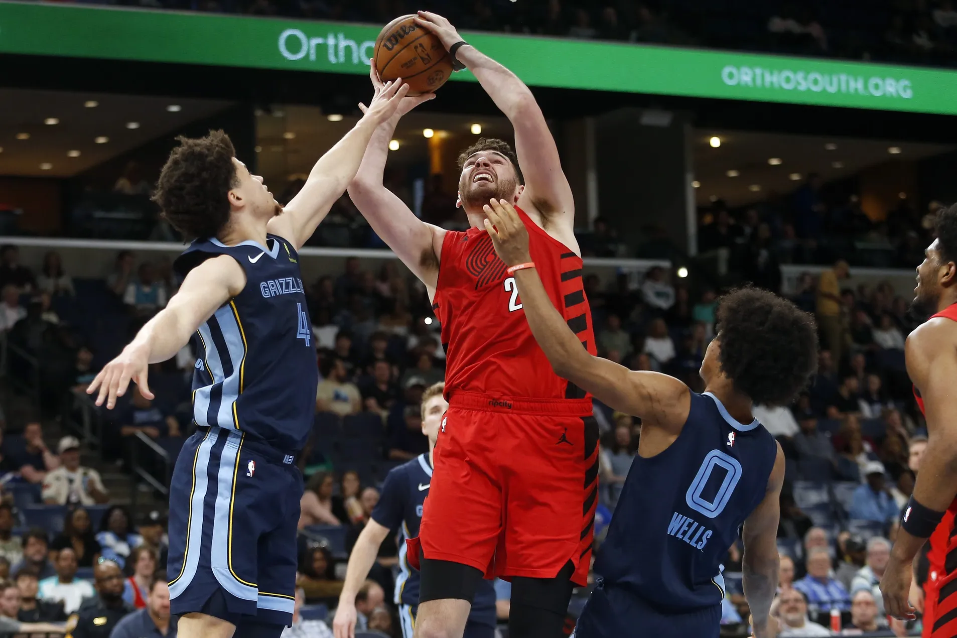 Trail Blazers’ Donovan Clingan Ejected After Flagrant Foul in Loss to Grizzlies