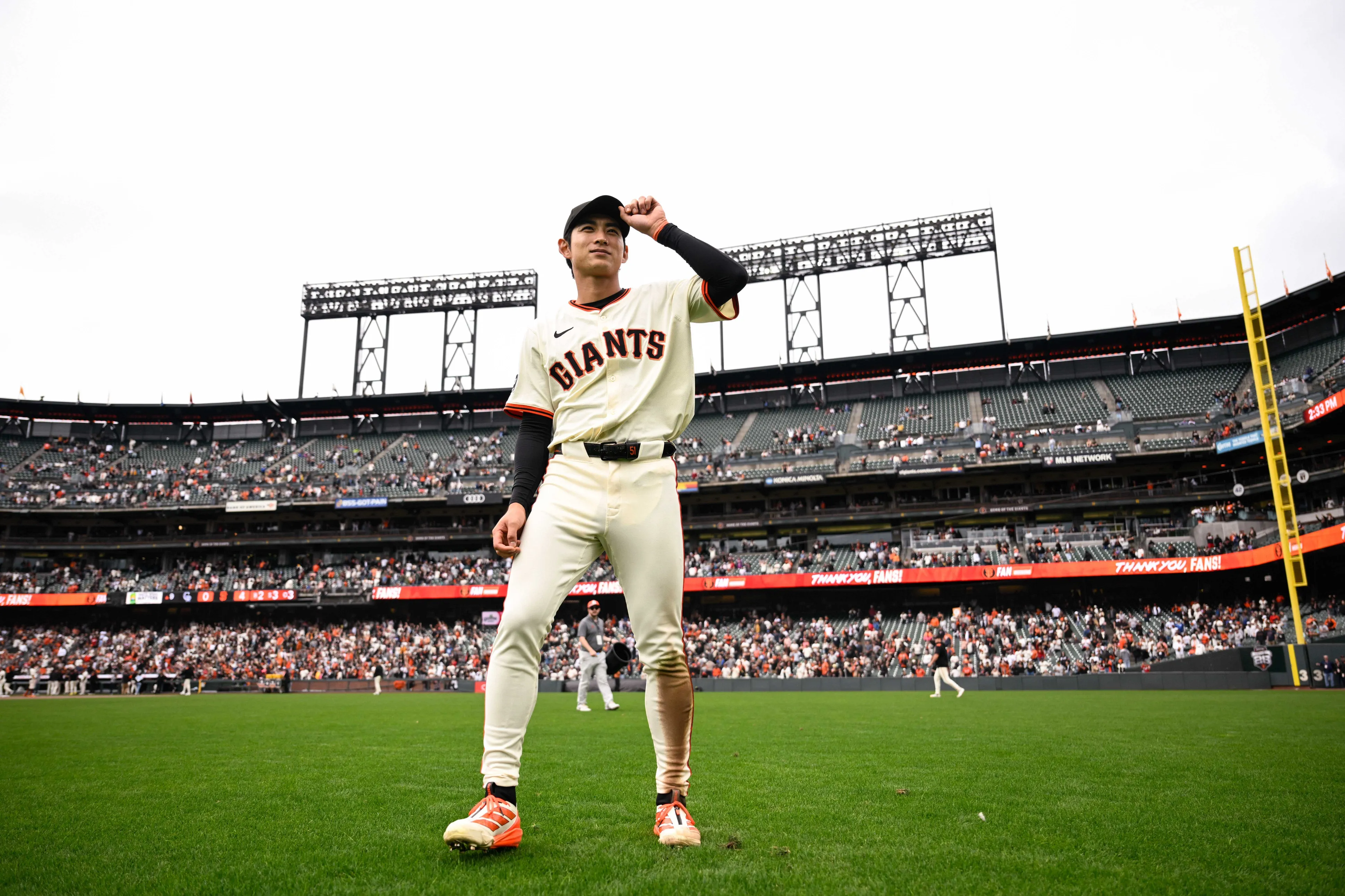 Giants’ Jung Hoo Lee Briefly Detained at LAX Before FanFest