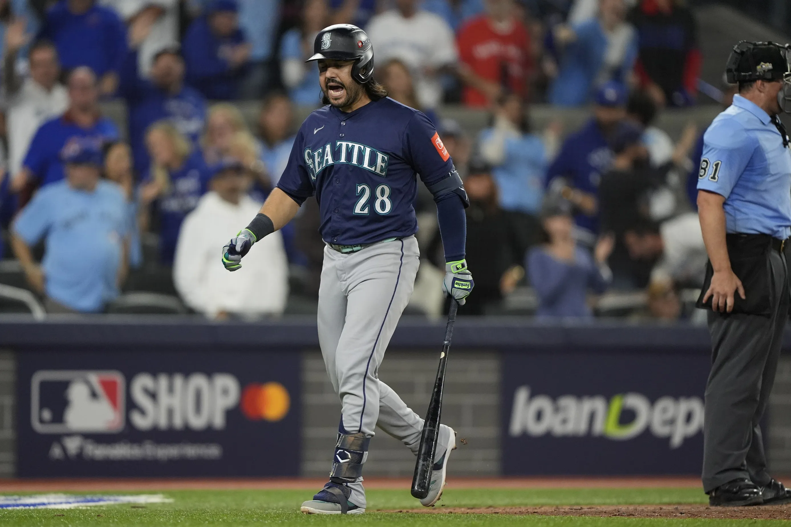 Reds Bring Back Eugenio Suarez in One-Year Deal