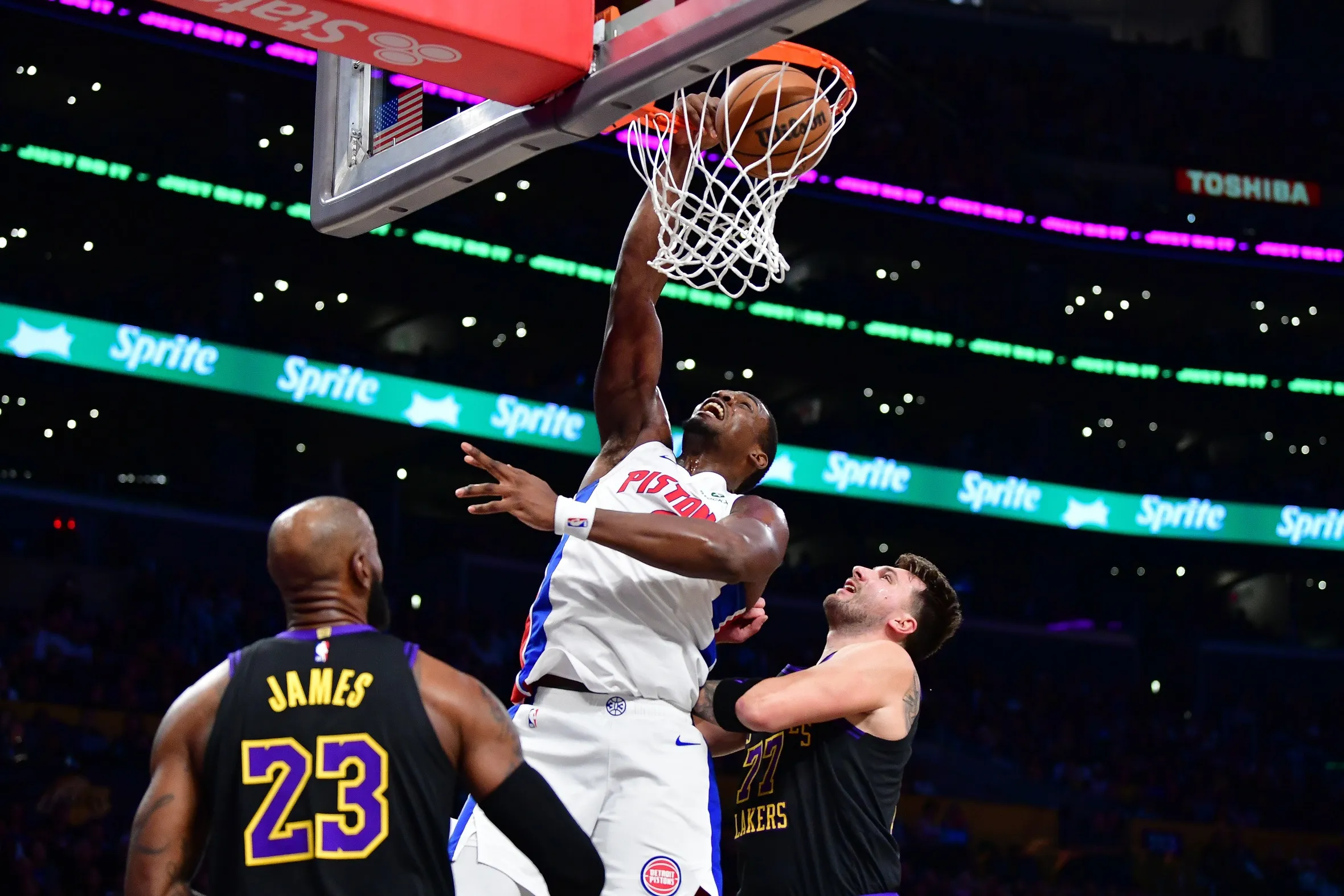 Pistons’ Title Push Faces Test After Duren Exits With Ankle Injury