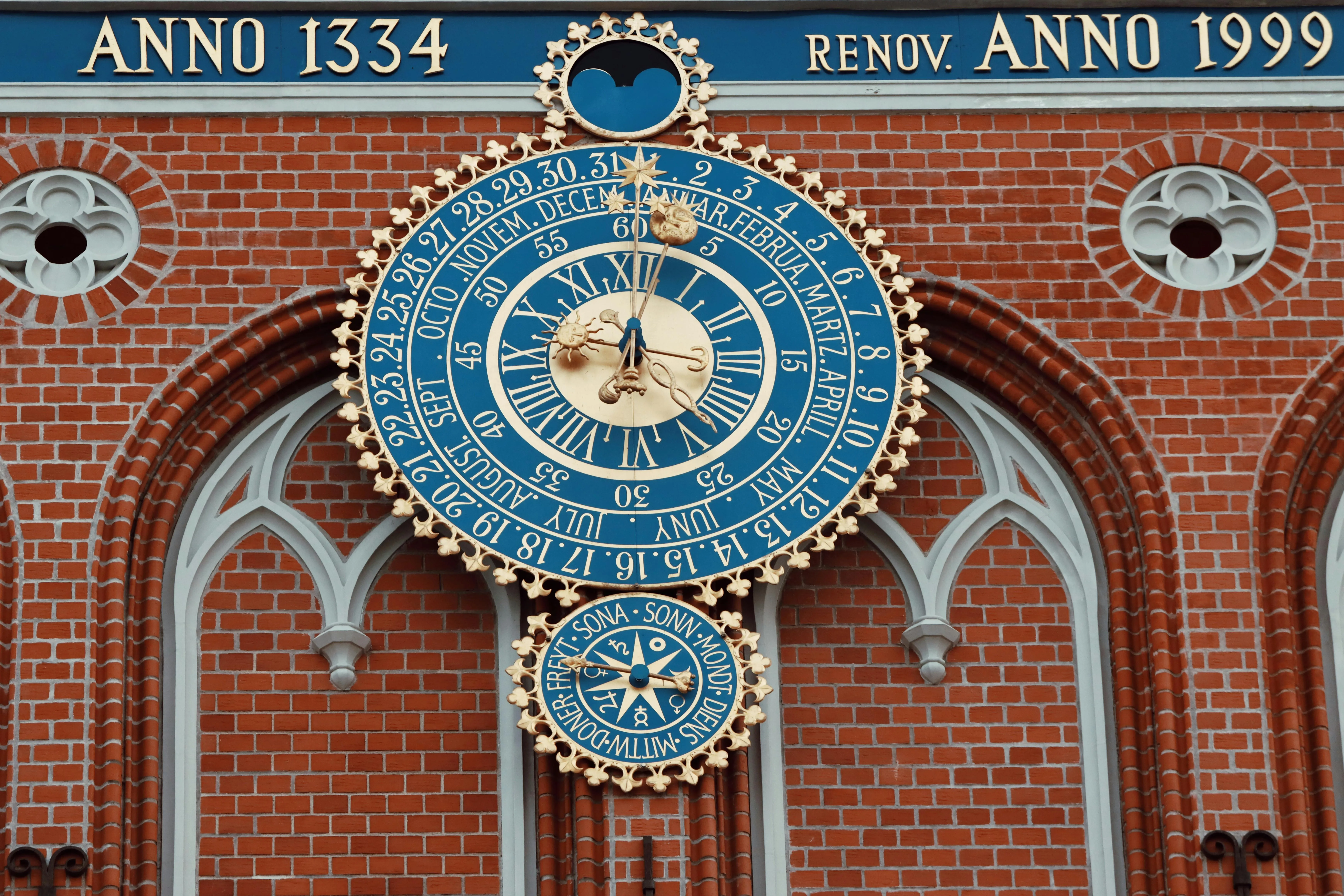 12 Ancient Clocks That Still Work Today