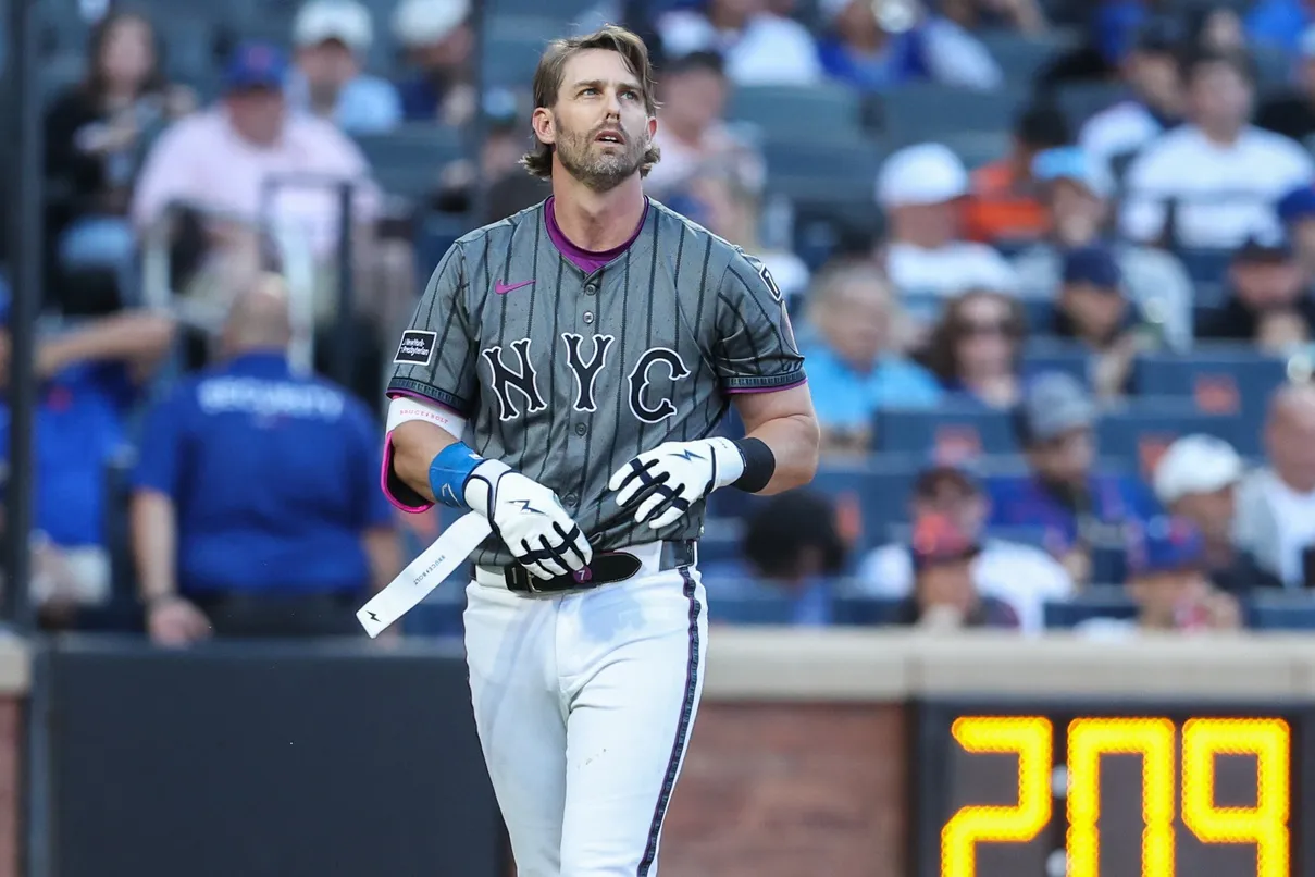 Mets Weigh Trade Options as Offseason Moves Loom