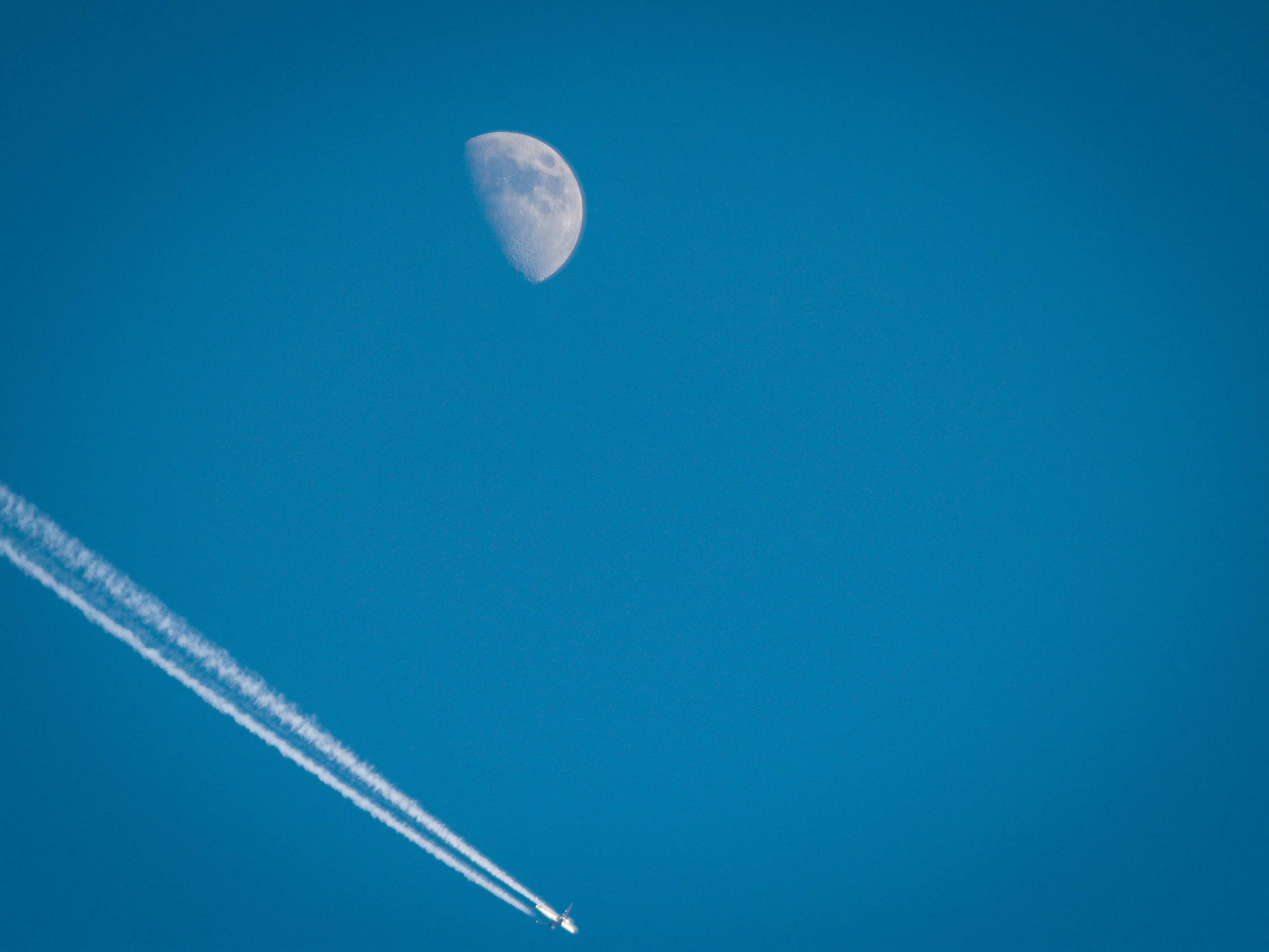 Efrem Efre on Pexels