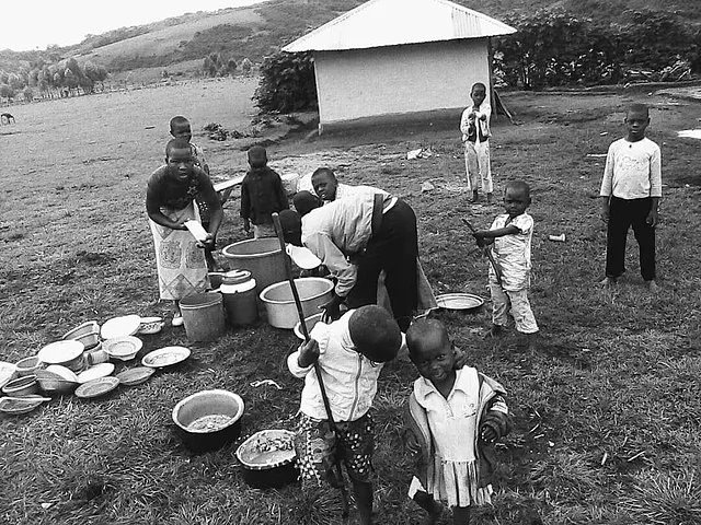 20 Childhood Chores From the 1960s That Seem Extreme Today