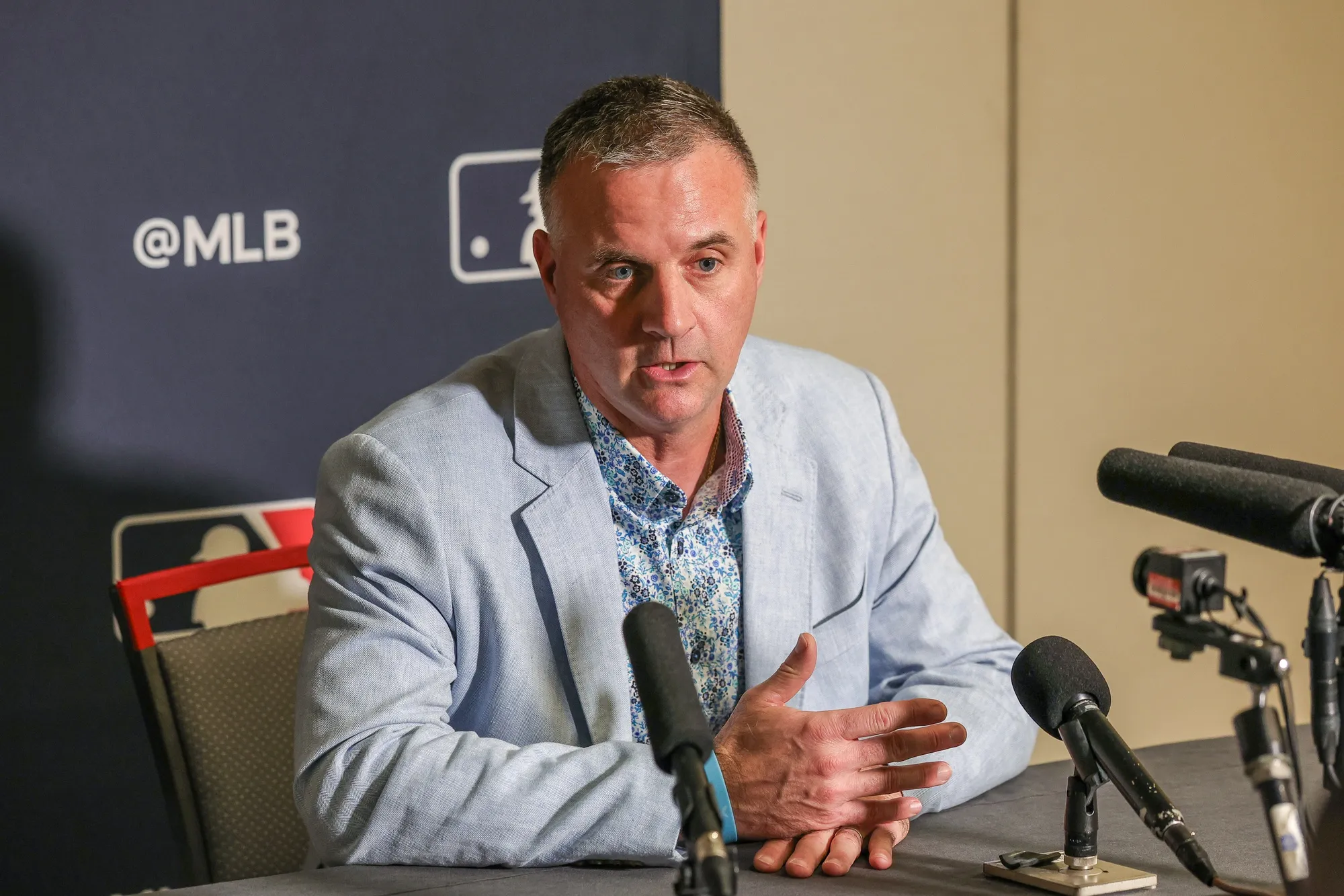 Royals Extend Manager Quatraro Amid Offseason Moves