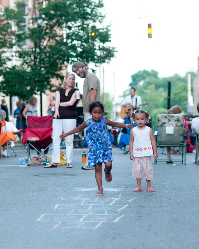 Pen Waggener on WikiCommons