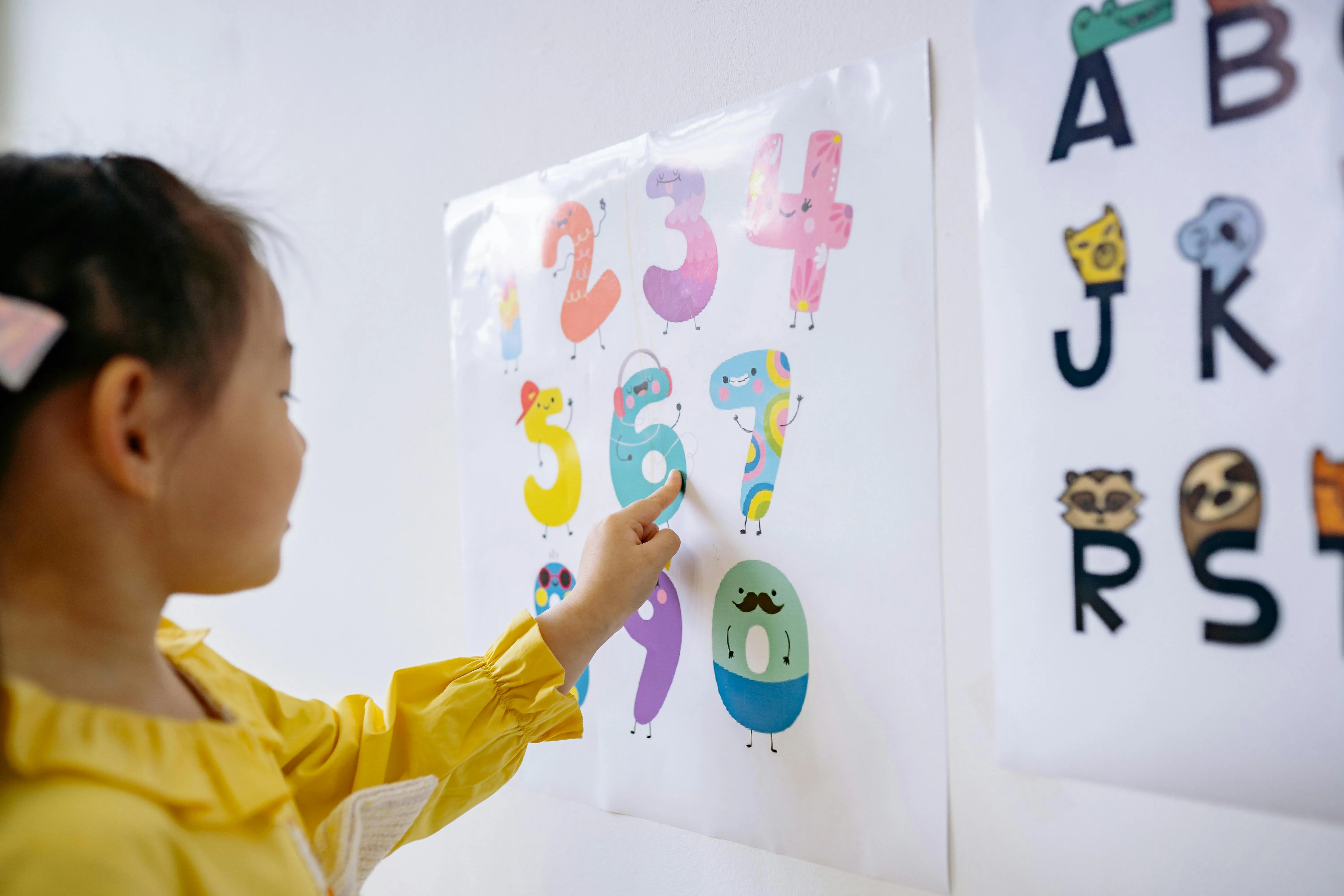 14 Classroom Posters That Were Weirdly Intense