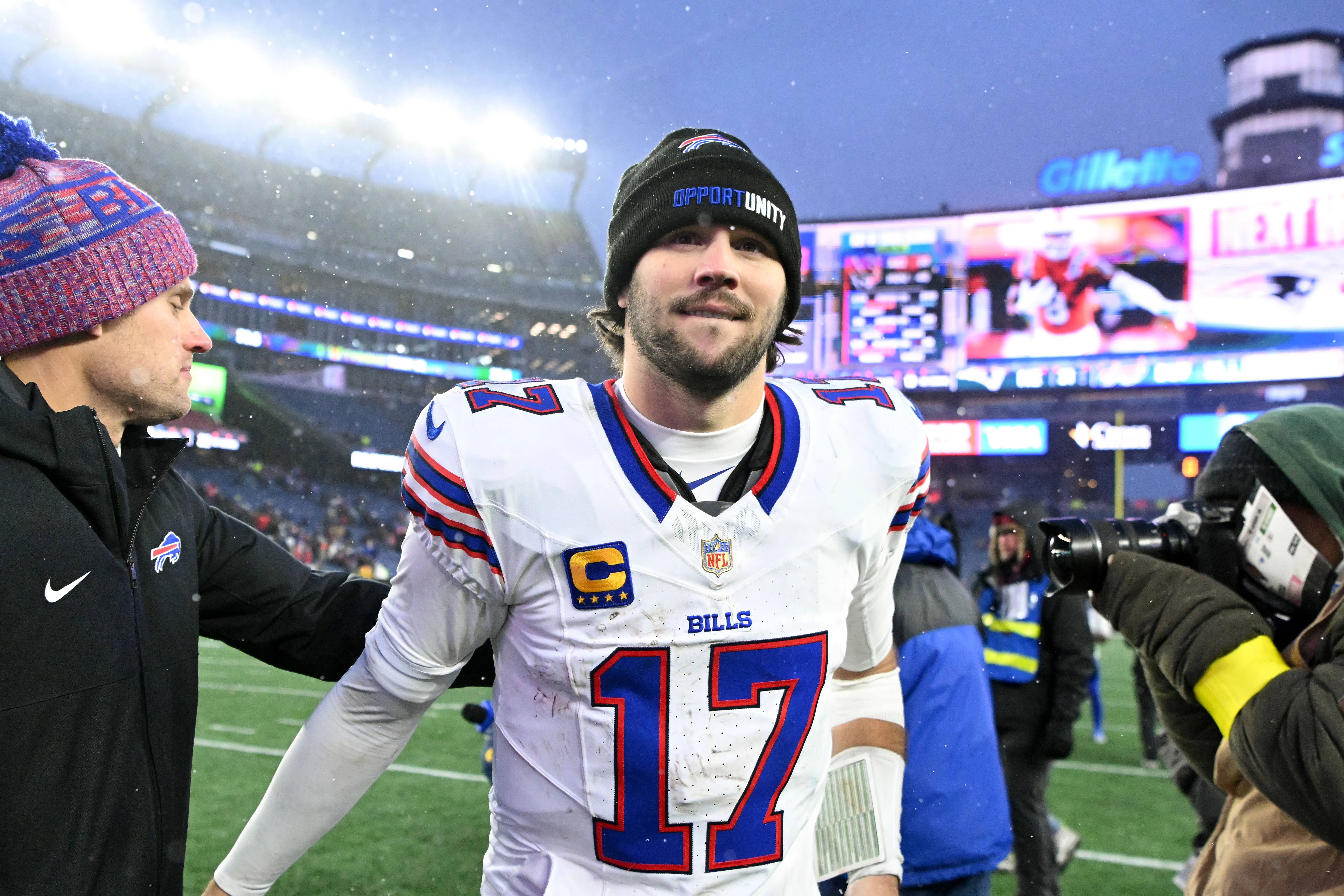 Josh Allen Threw Up on the Sideline vs Patriots: Should Bills Fans Be Worried?