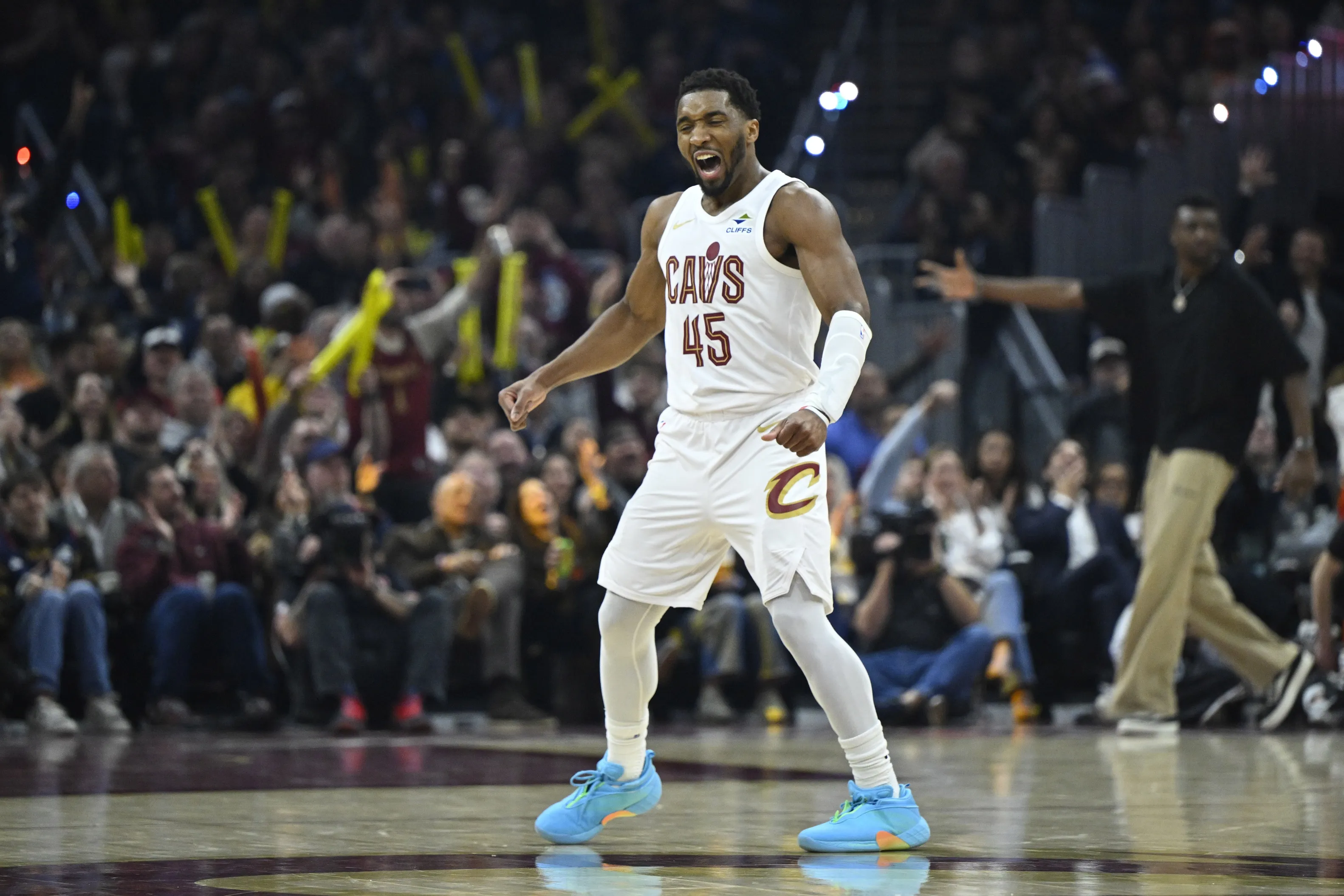 Cavaliers Stay Hot Late as Mitchell, Mobley Lead Win Over Hawks