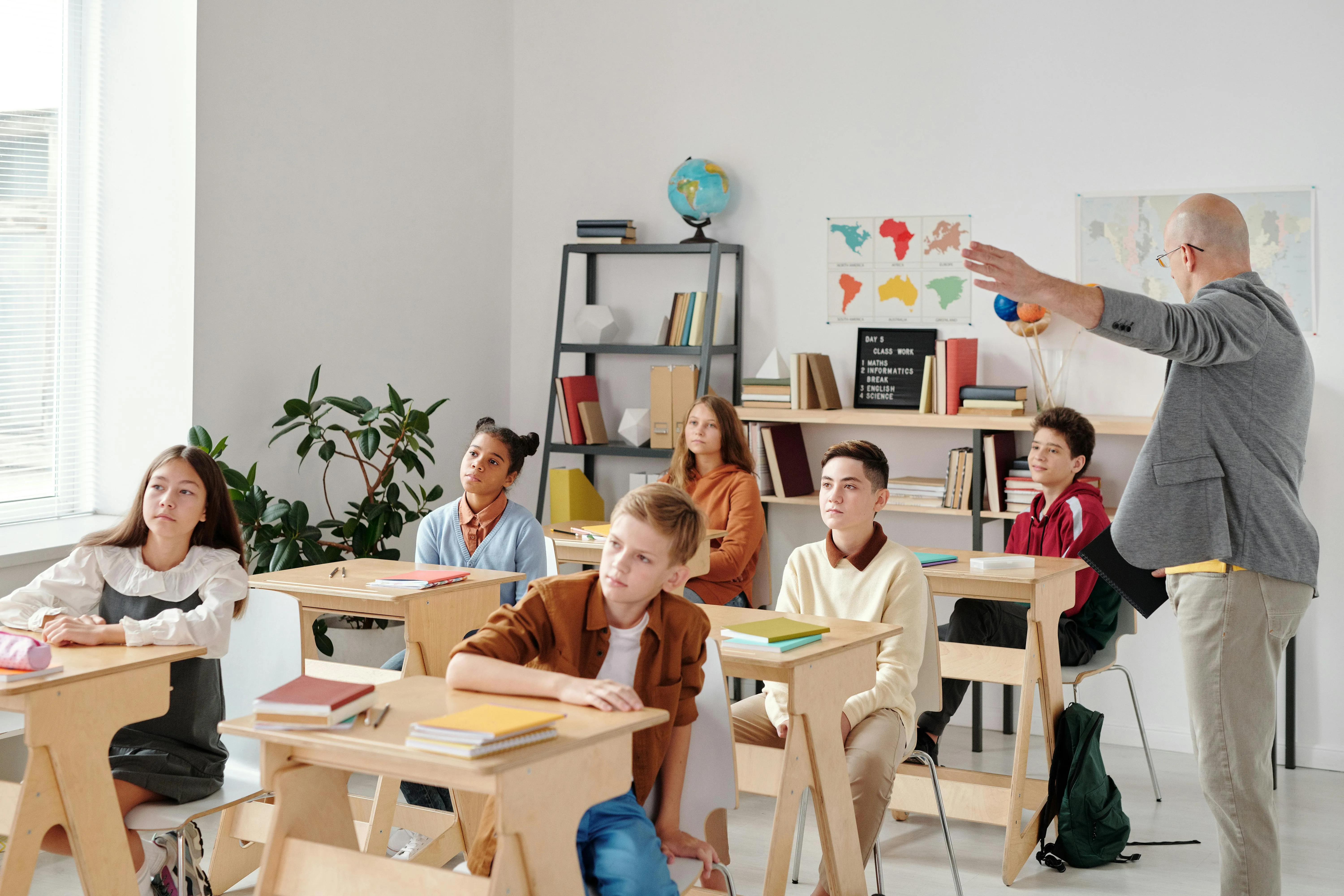14 Things Every 1990s Classroom Had That Students Today Wouldn’t Recognize