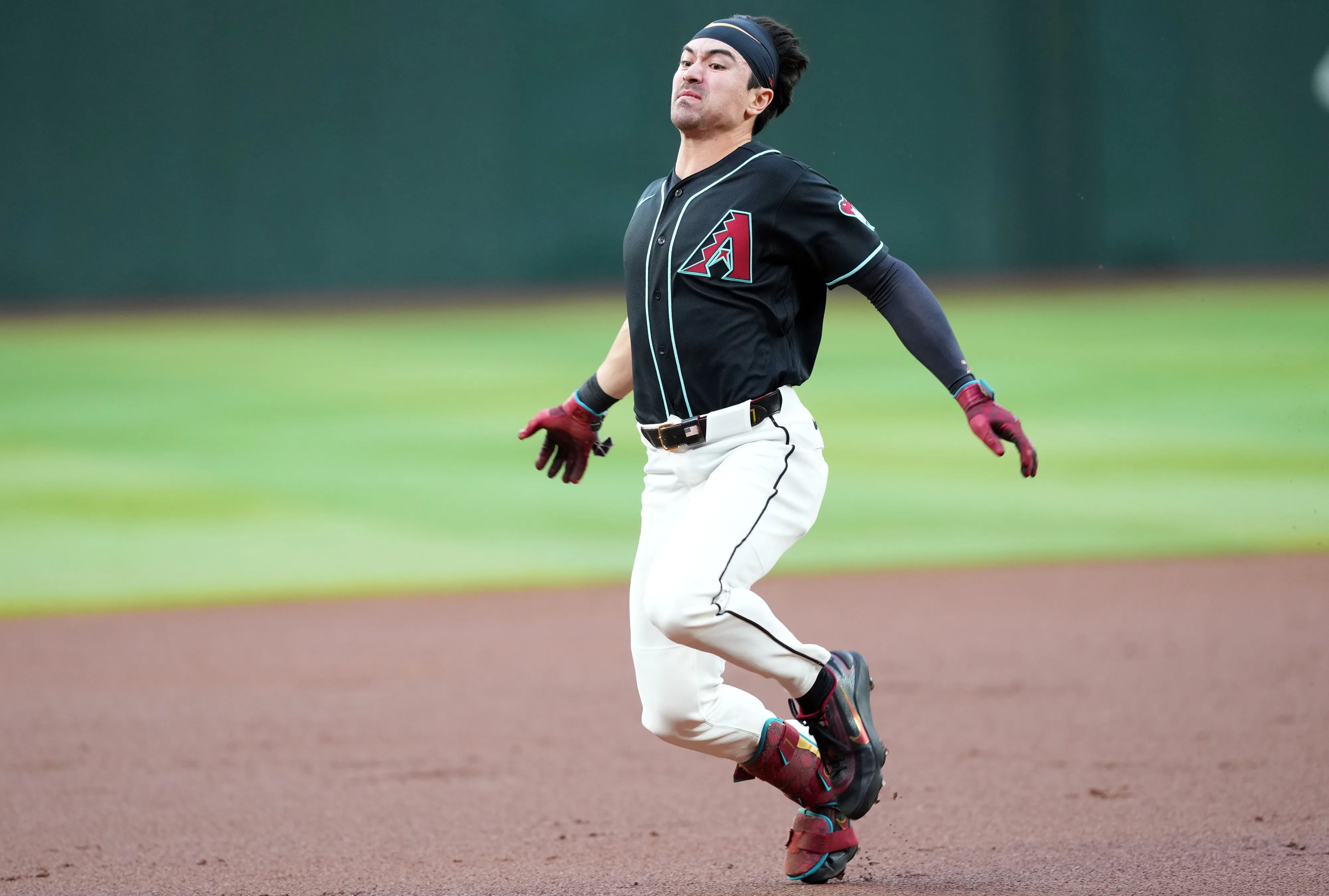 Corbin Carroll Turns Triple Into Rare Inside-the-Park Run in D-backs Win