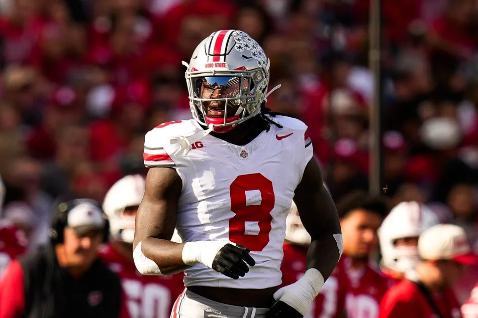 Arvell Reese And Jeremiyah Love Emerge As Headliners Ahead Of 2026 NFL Draft
