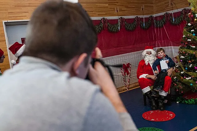 Petty Officer 3rd Class Kenneth Abbate on Wikimedia Commons