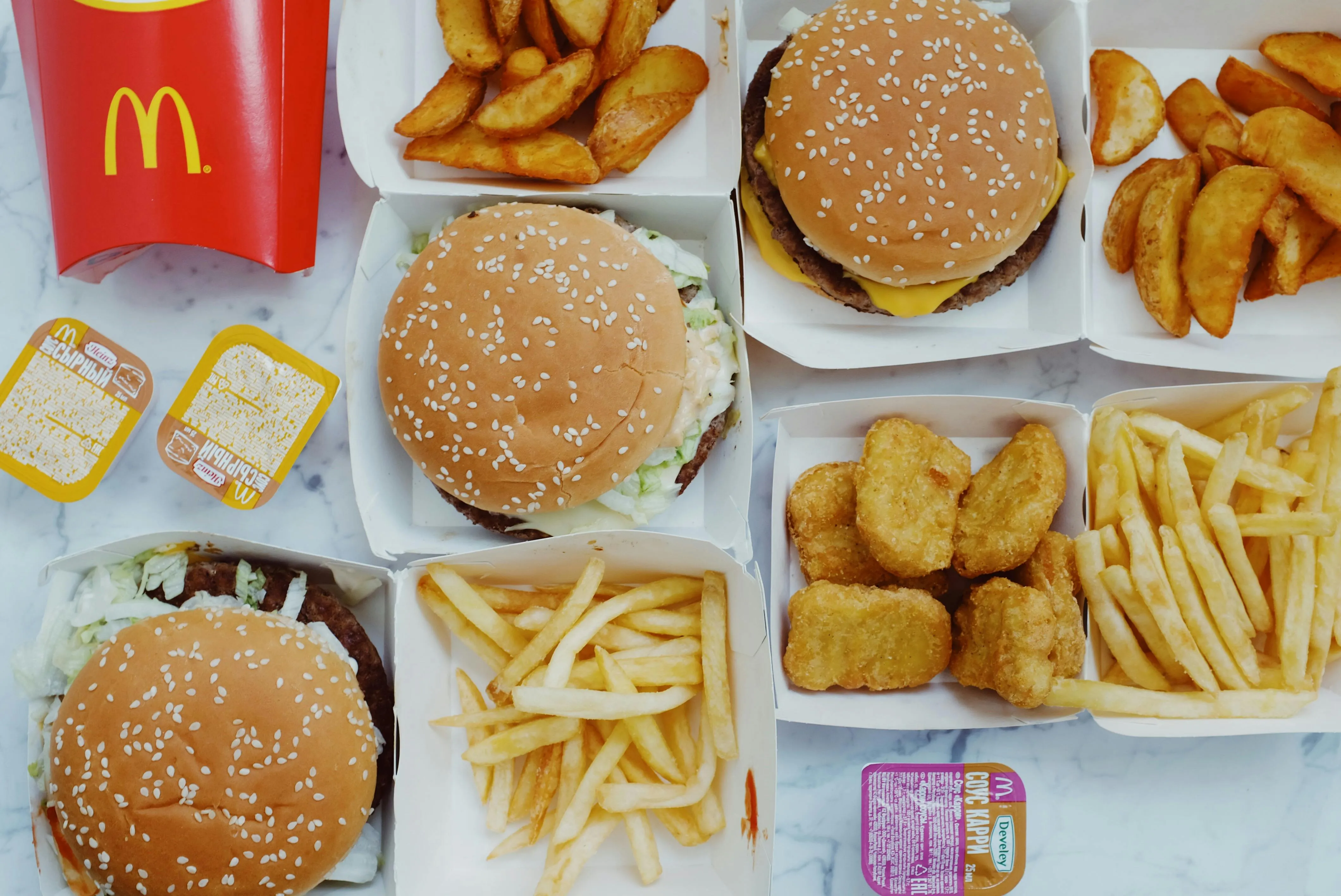 16 Fast Food Promotions from the ’90s That Are History