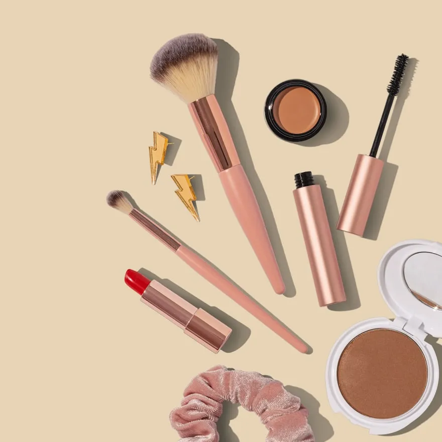 18 Beauty Trends From the Past We Can’t Believe Happened