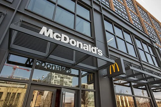 13 Weird Fast Food Promotions from the ’80s