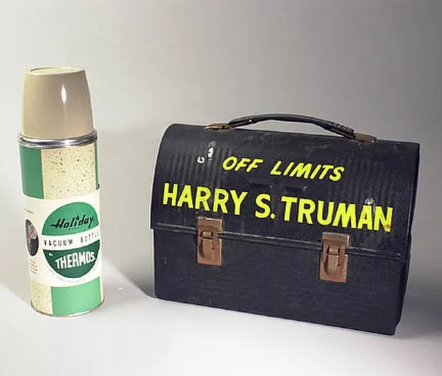 16 Retro Lunch Boxes That Were the Ultimate Status Symbol