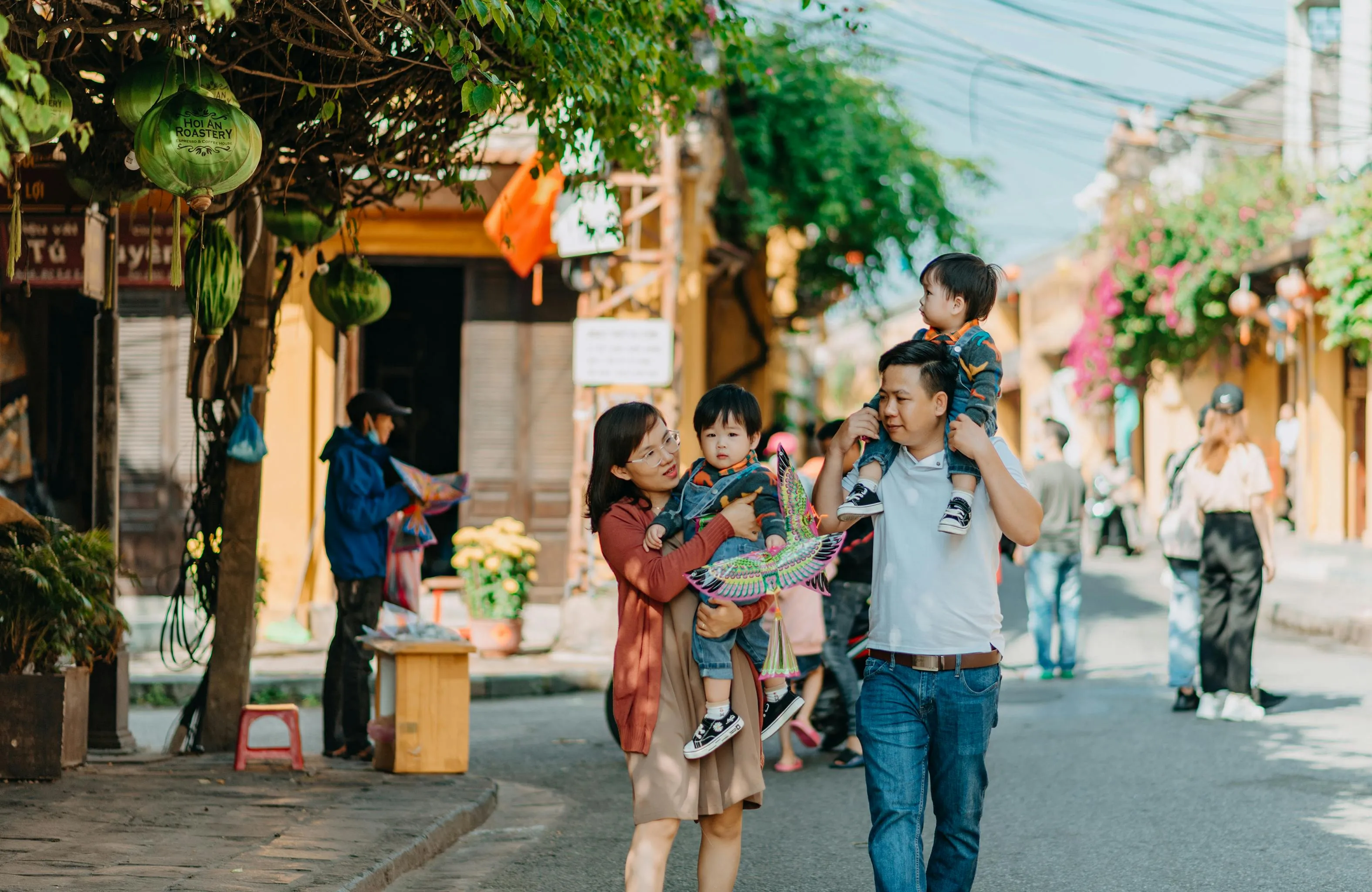 14 Places Families Gathered in the 1960s That Are Rare Today