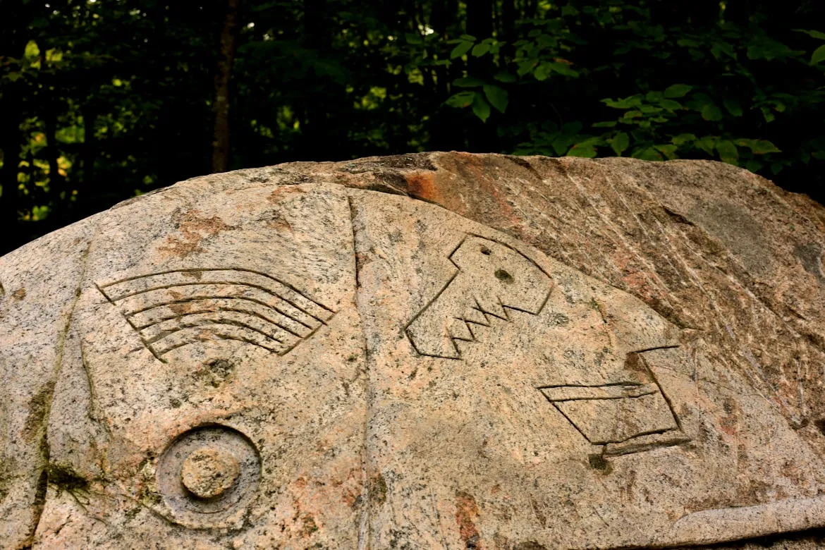 18 Ancient Carvings That Depict Extinct Animals