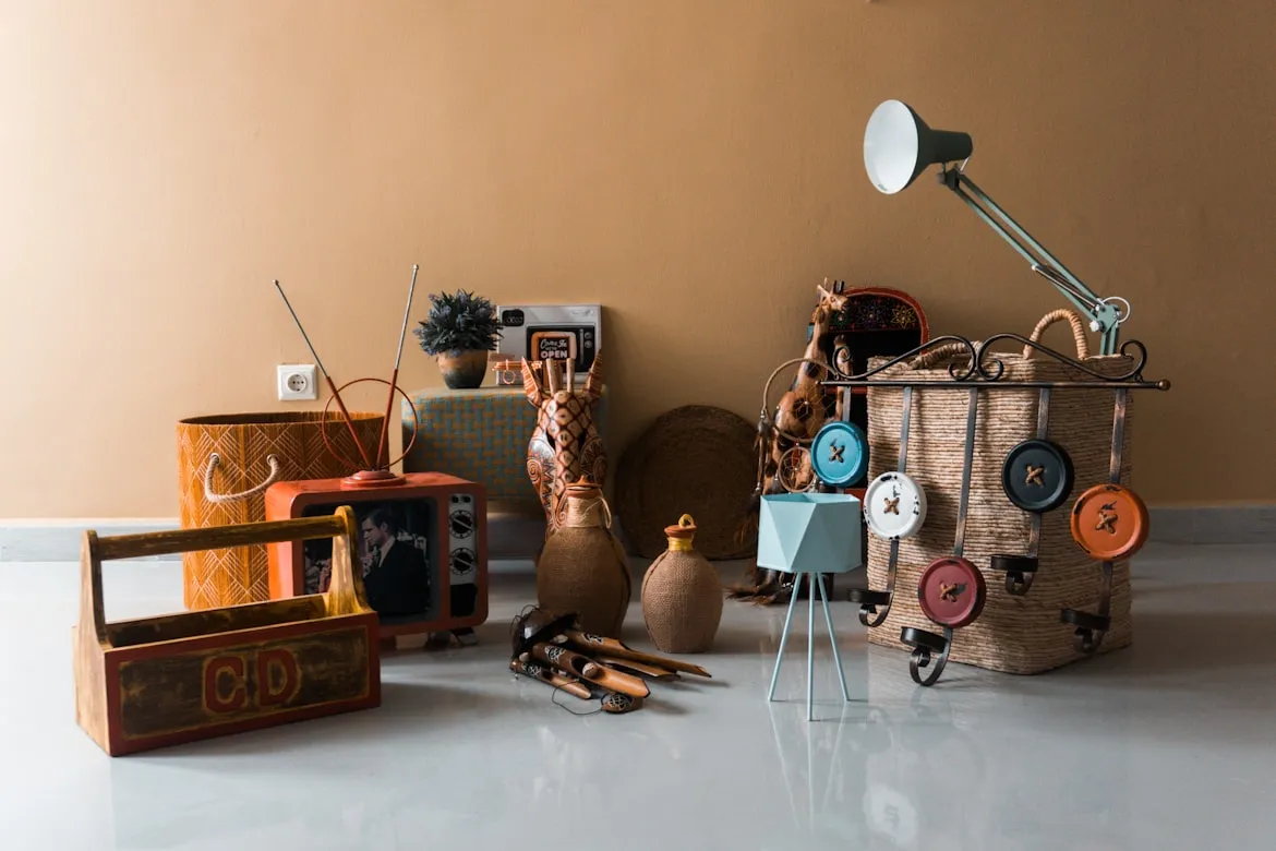 15 Everyday Objects That Were Commonly Hand-Me-Downs