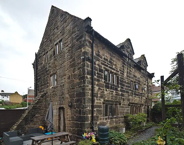 Rodhullandemu on Wikimedia Commons