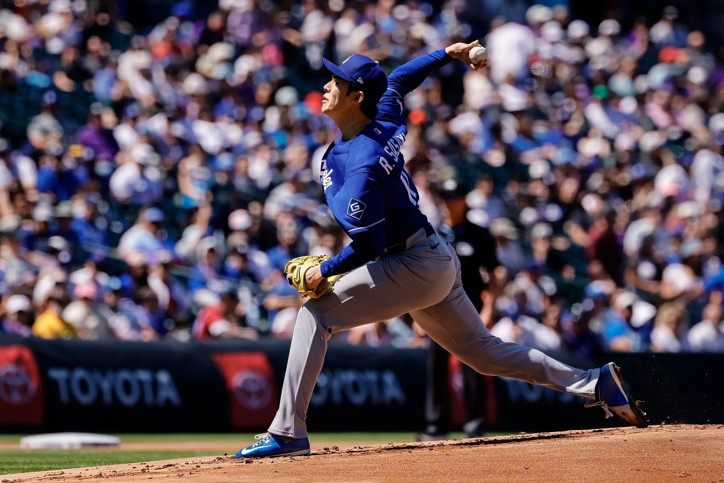 Roki Sasaki Struggles Again as Rockies Rally Past Dodgers in Series Finale