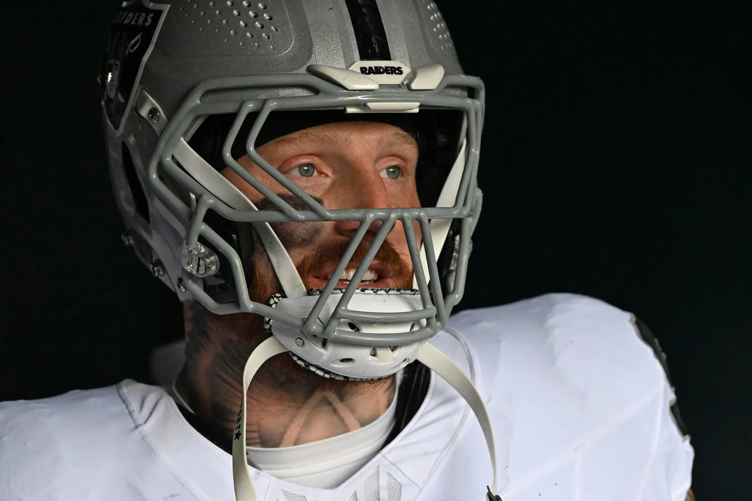 Maxx Crosby Returns to Raiders After Failed Trade, Focus Shifts to Rebuilding Trust