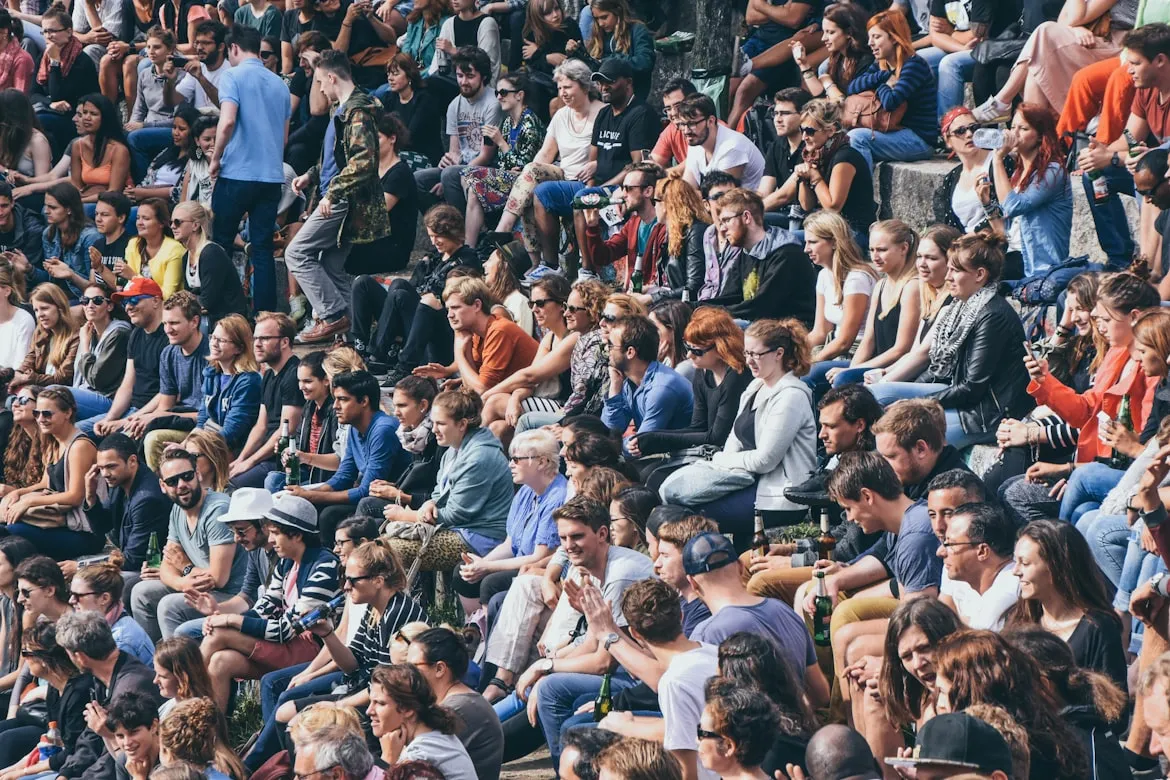 16 Things People Did in Public in the ’80s That Would Shock Us Today