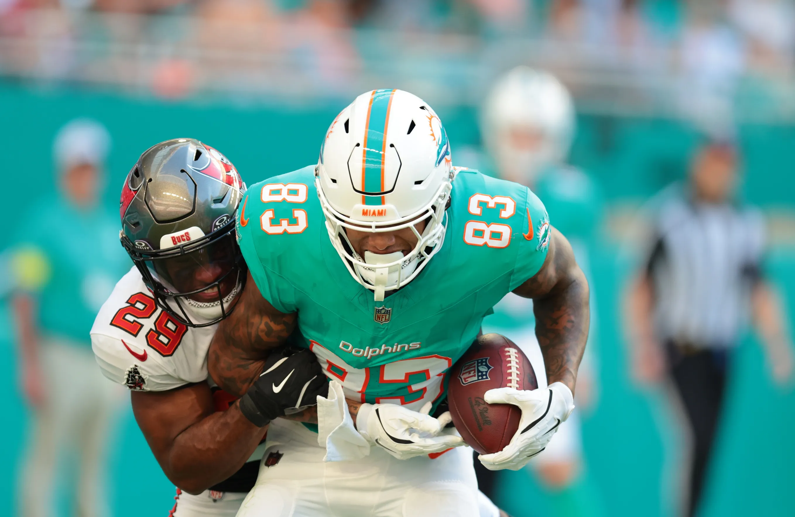 Darren Waller Details Stunning Moment Inside Mike McDaniel’s Miami Exit