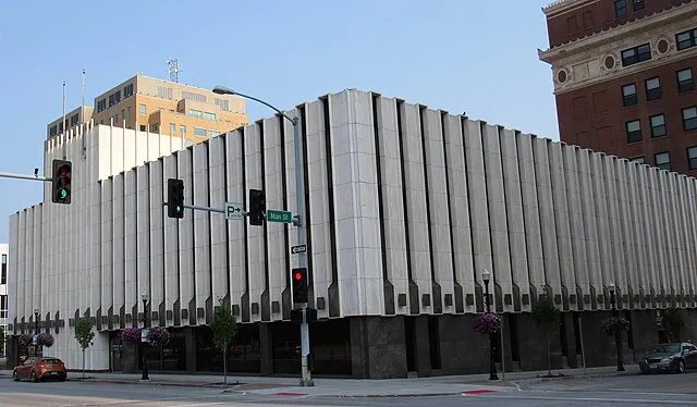 Farragutful on Wikimedia Commons 