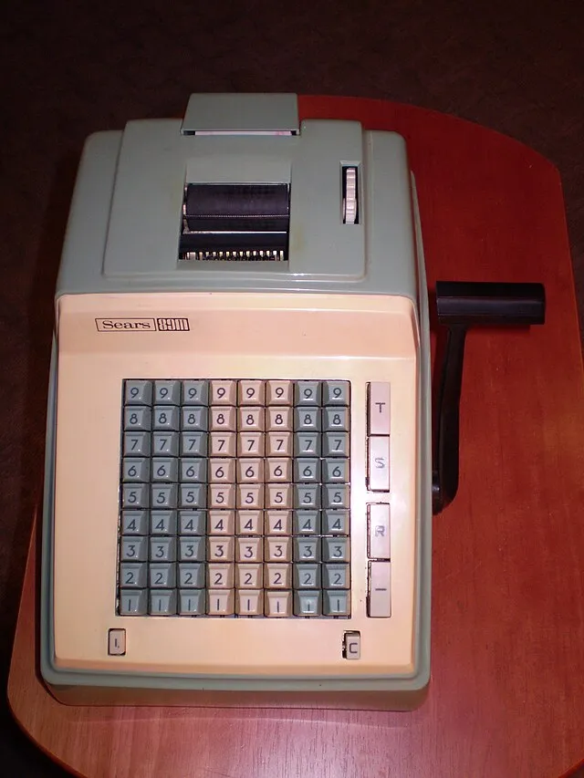 Rjluna2 on Wikimedia Commons