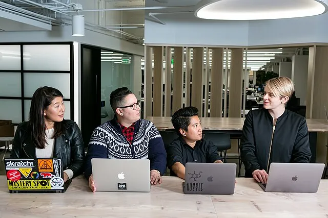 18 Workplaces That Looked Very Different 50 Years Ago